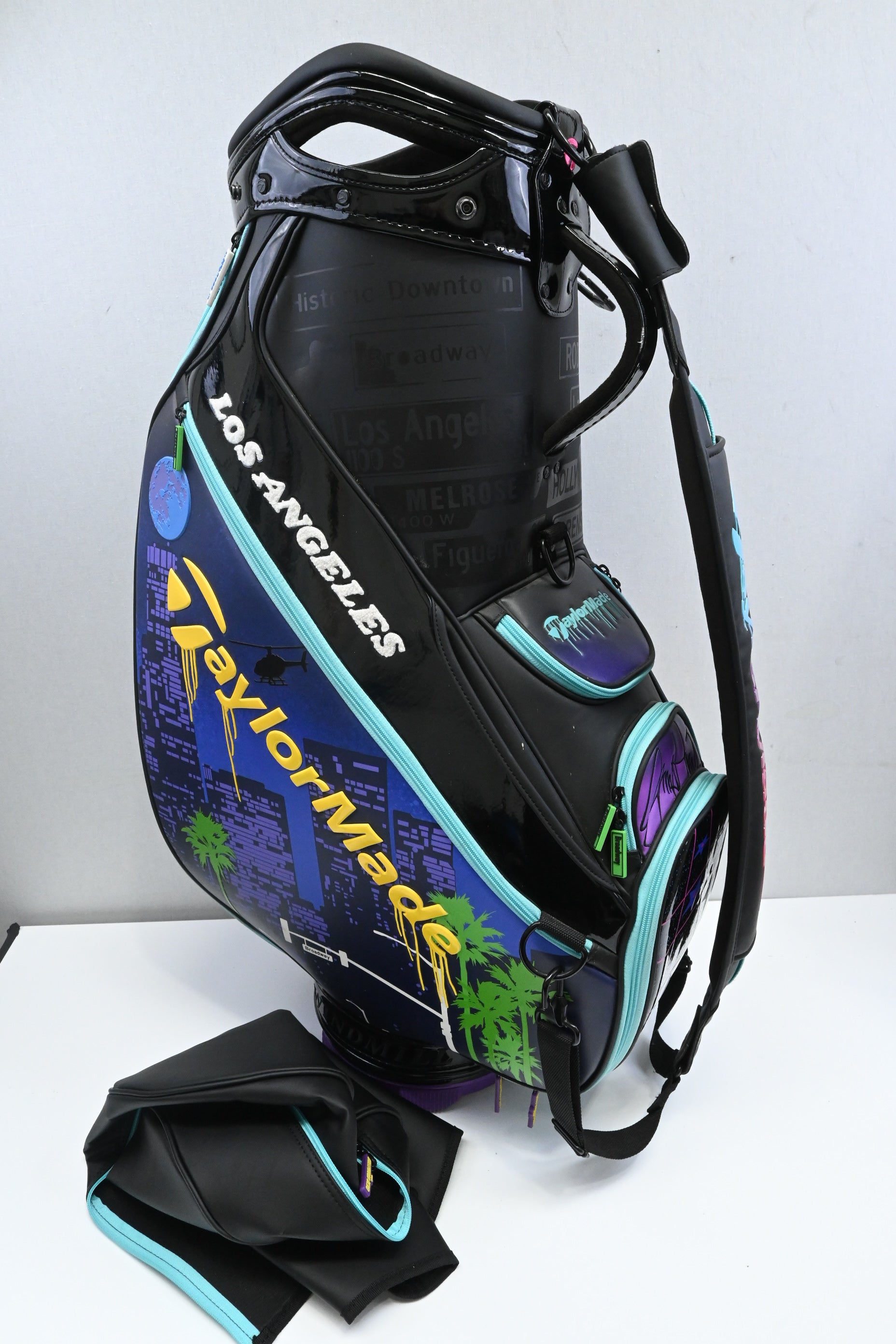 Taylormade US Open 2023 LAX Tour Bag / 6-Way Divider / Black, Blue, Pink