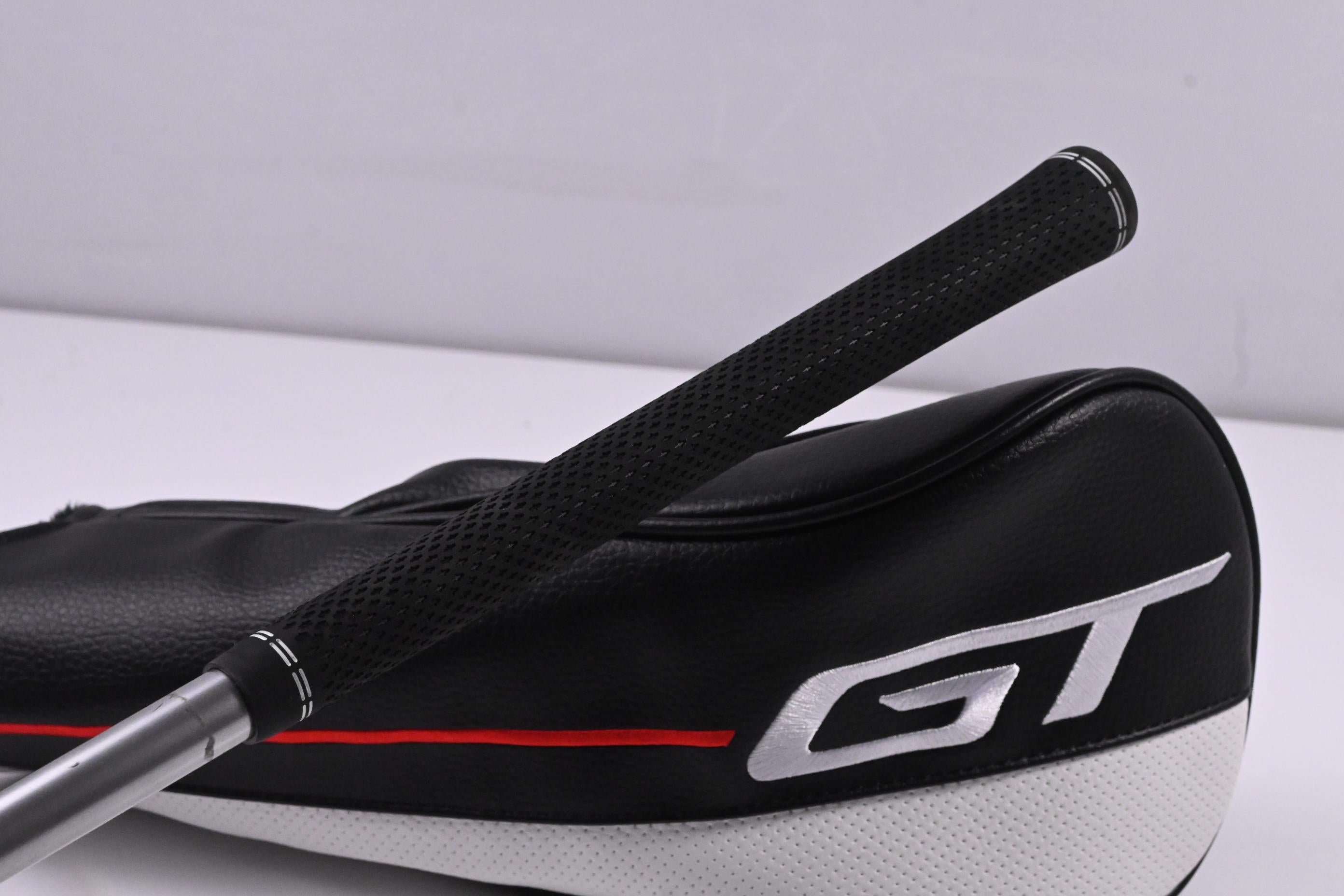 Titleist GT2 Driver / 9 Degree / Stiff Flex Aldila Rogue 60 Shaft