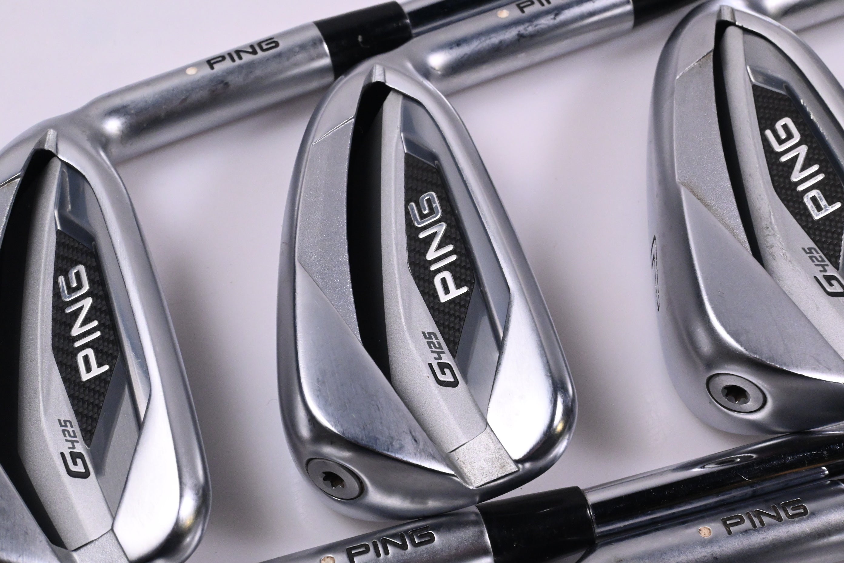Ping G425 Irons / 5-PW / White Dot / Regular Flex Ping AWT 2.0 Shafts