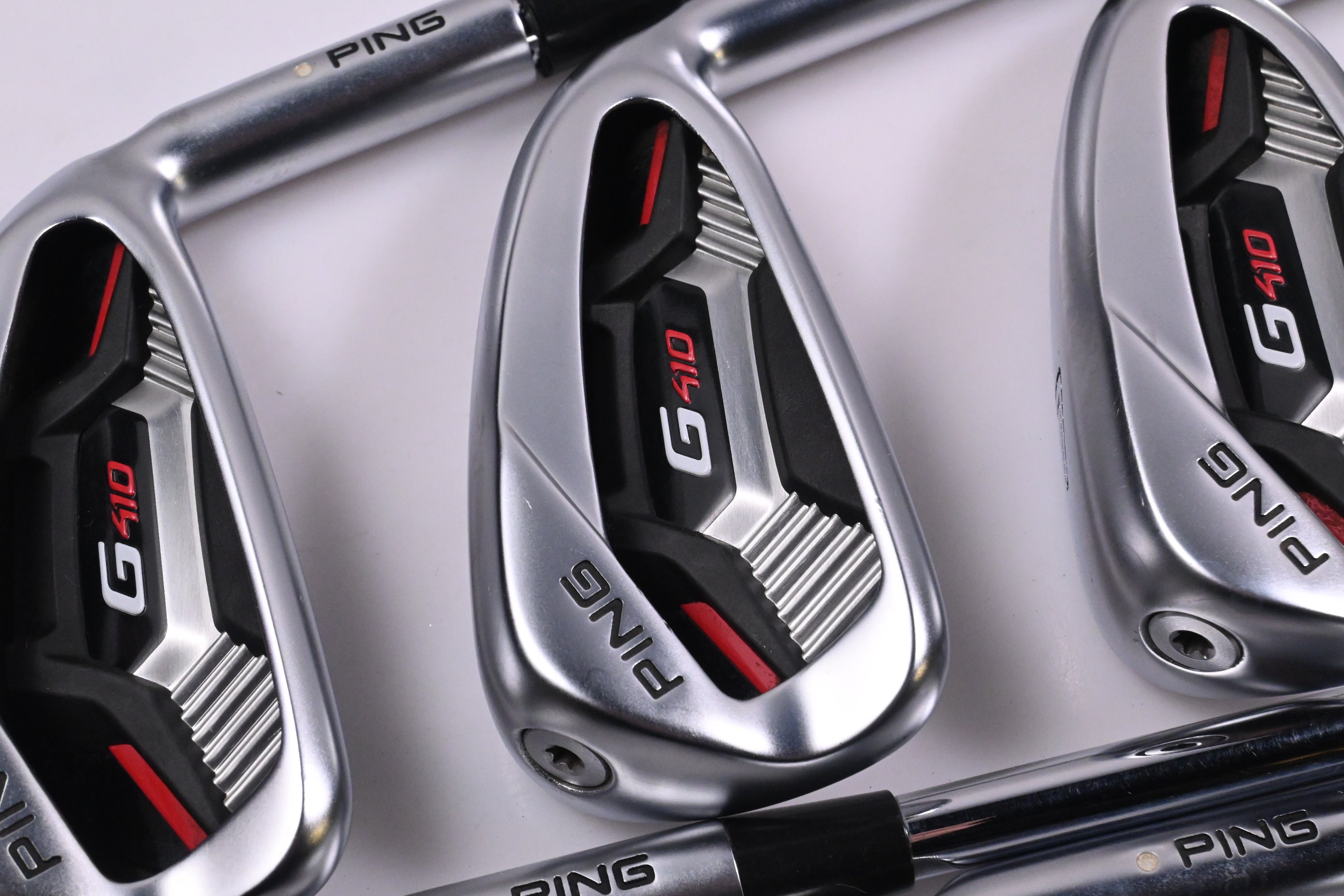 Ping G410 Irons / 5-PW / White Dot / Regular Flex Ping AWT 2.0 Shafts