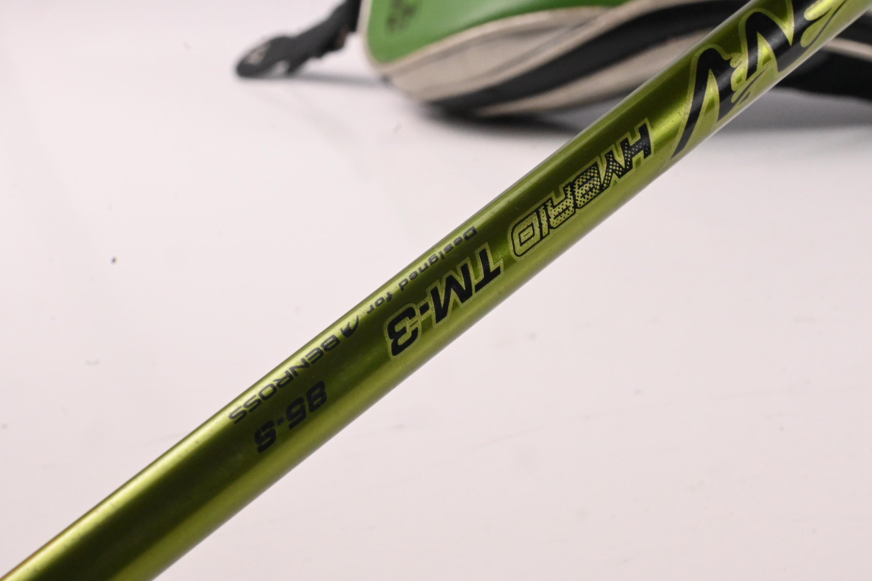Benross V6 #2 Hybrid / 17 Degree / Stiff Flex Aldila NV Green 85 Shaft