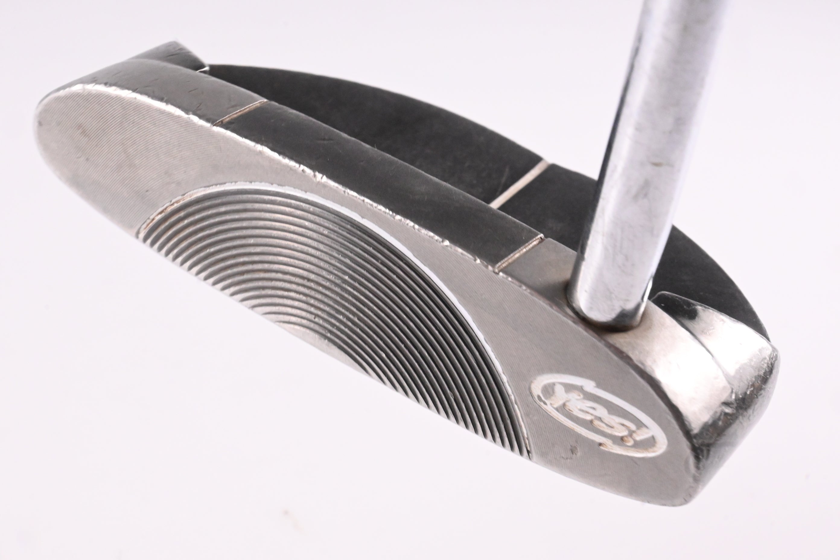 Yes! C-Groove Victoria II Putter / 34 Inch