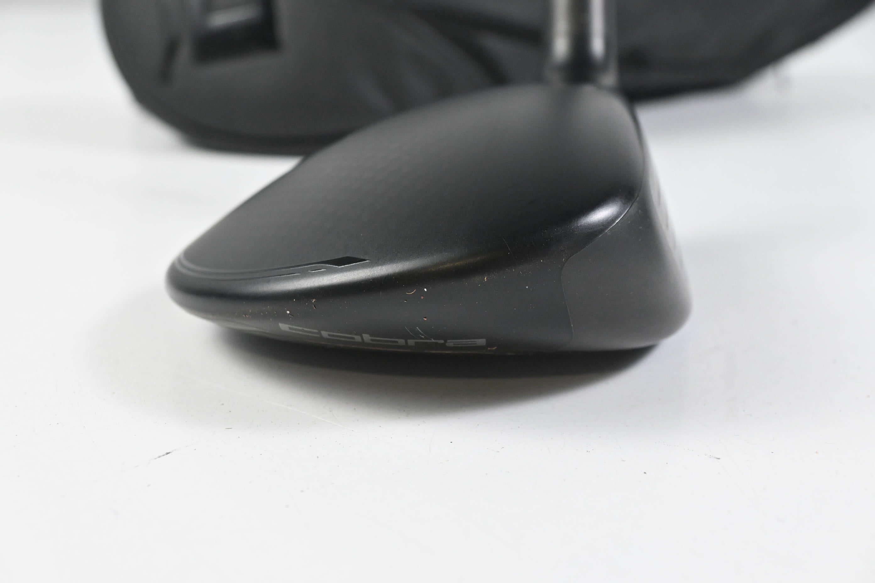 Cobra Darkspeed X Driver / 9 Degree / Regular Flex UST Mamiya Lin.Q M40X 6 Shaft