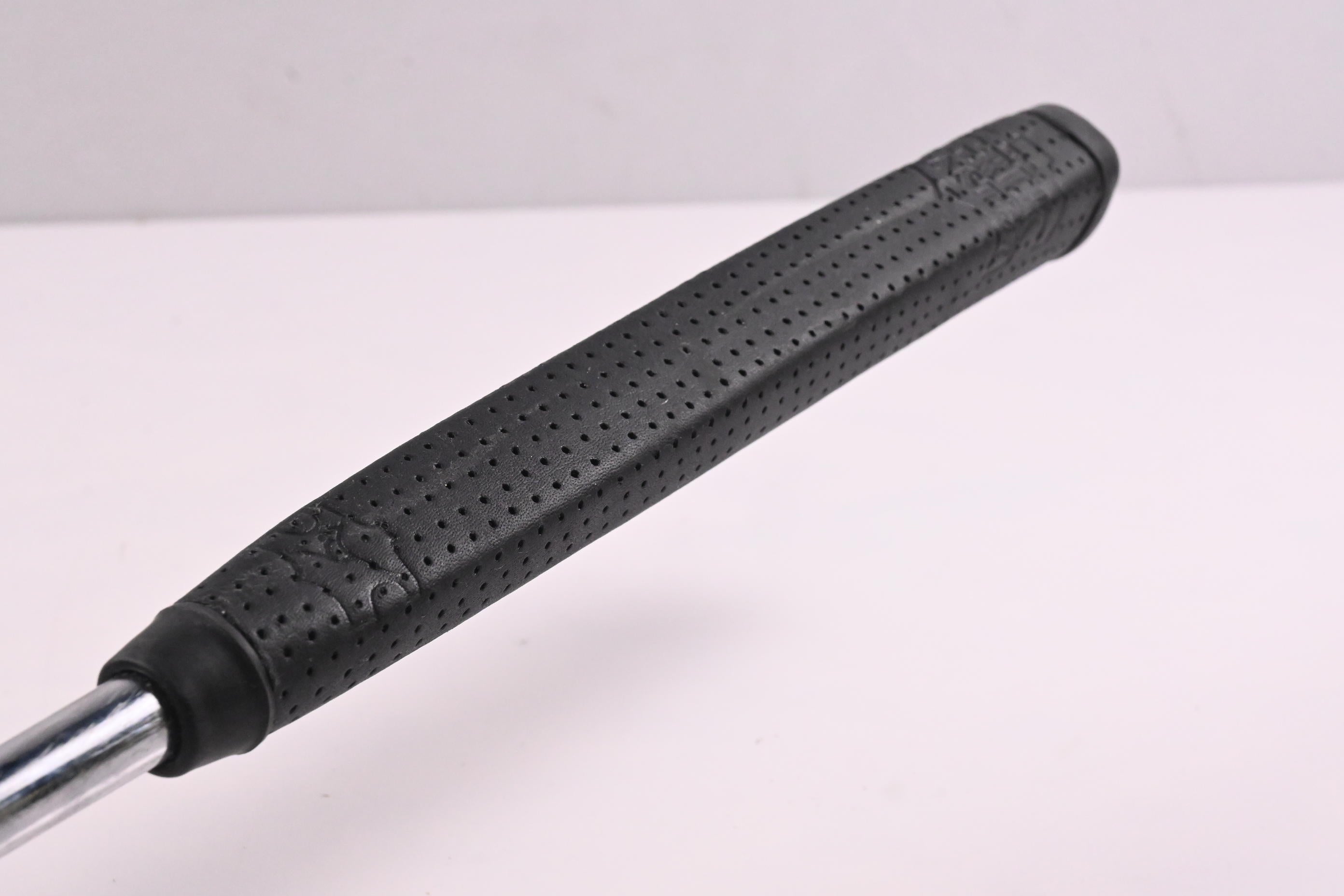 Axis1 Rose Putter / 34 Inch
