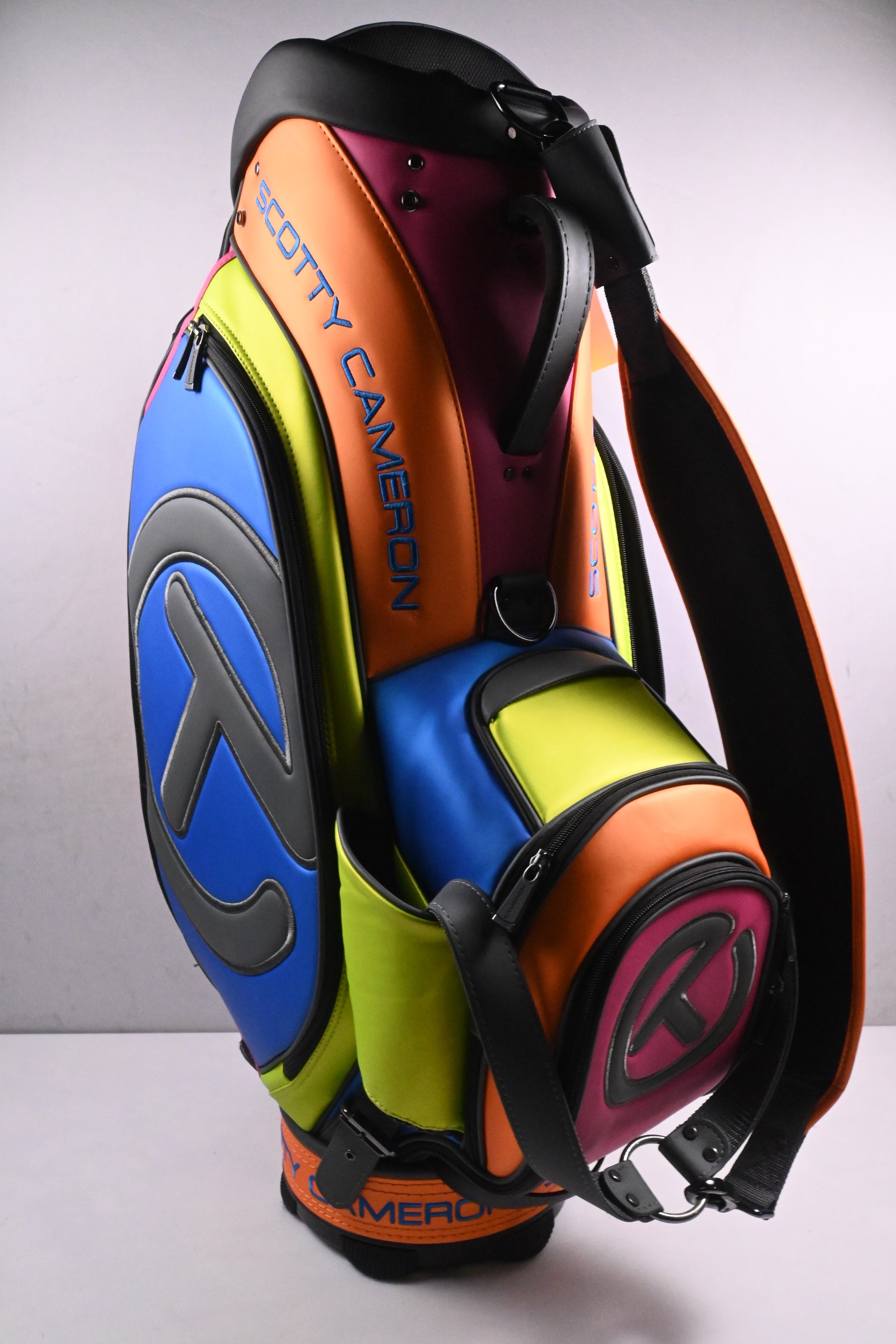 Scotty Cameron Tour Only Circle T 2023 Staff Tour Bag / 6-Way Divider