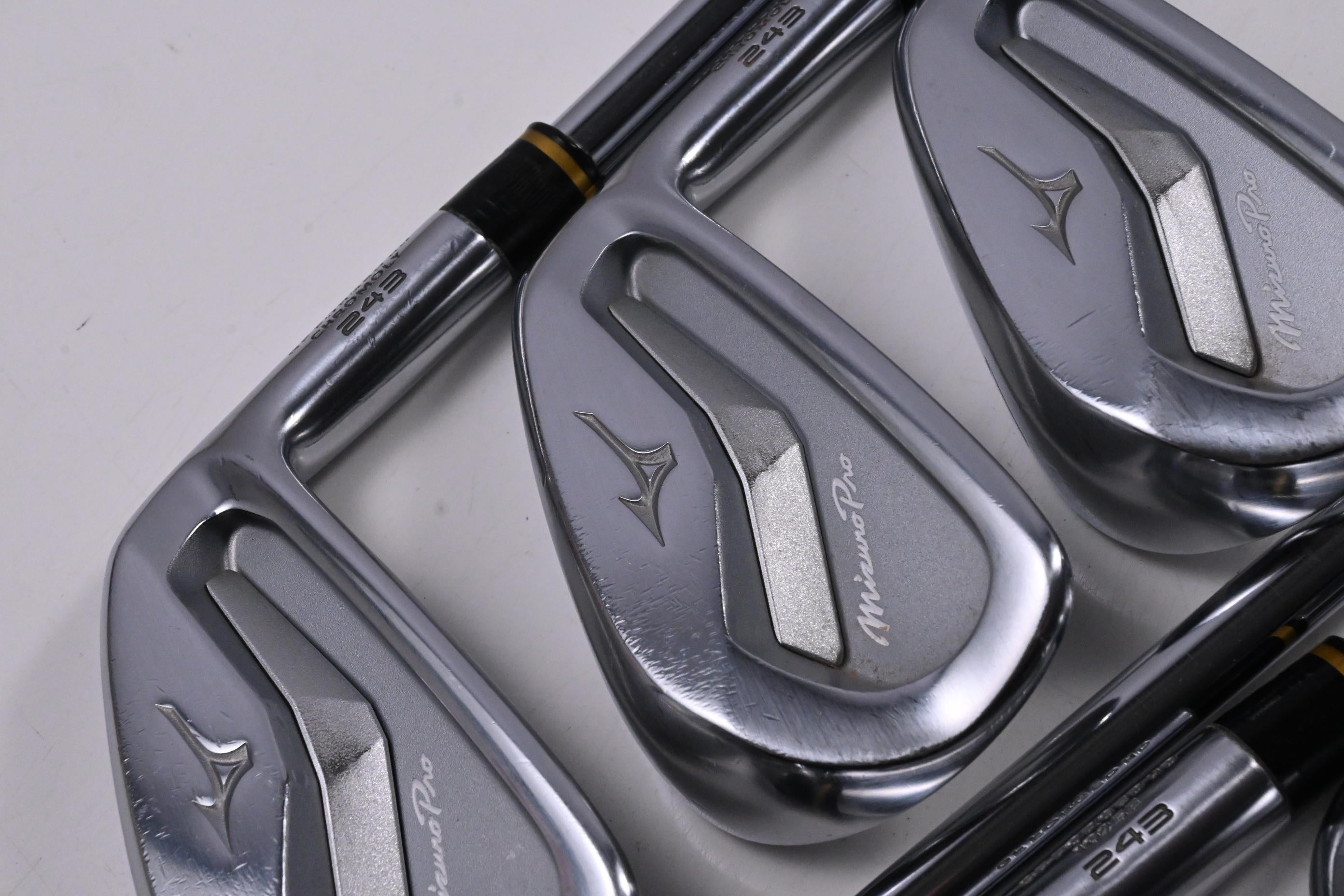 Mizuno Pro 243 Irons / 5-PW+GW / X-Flex Steel Shafts