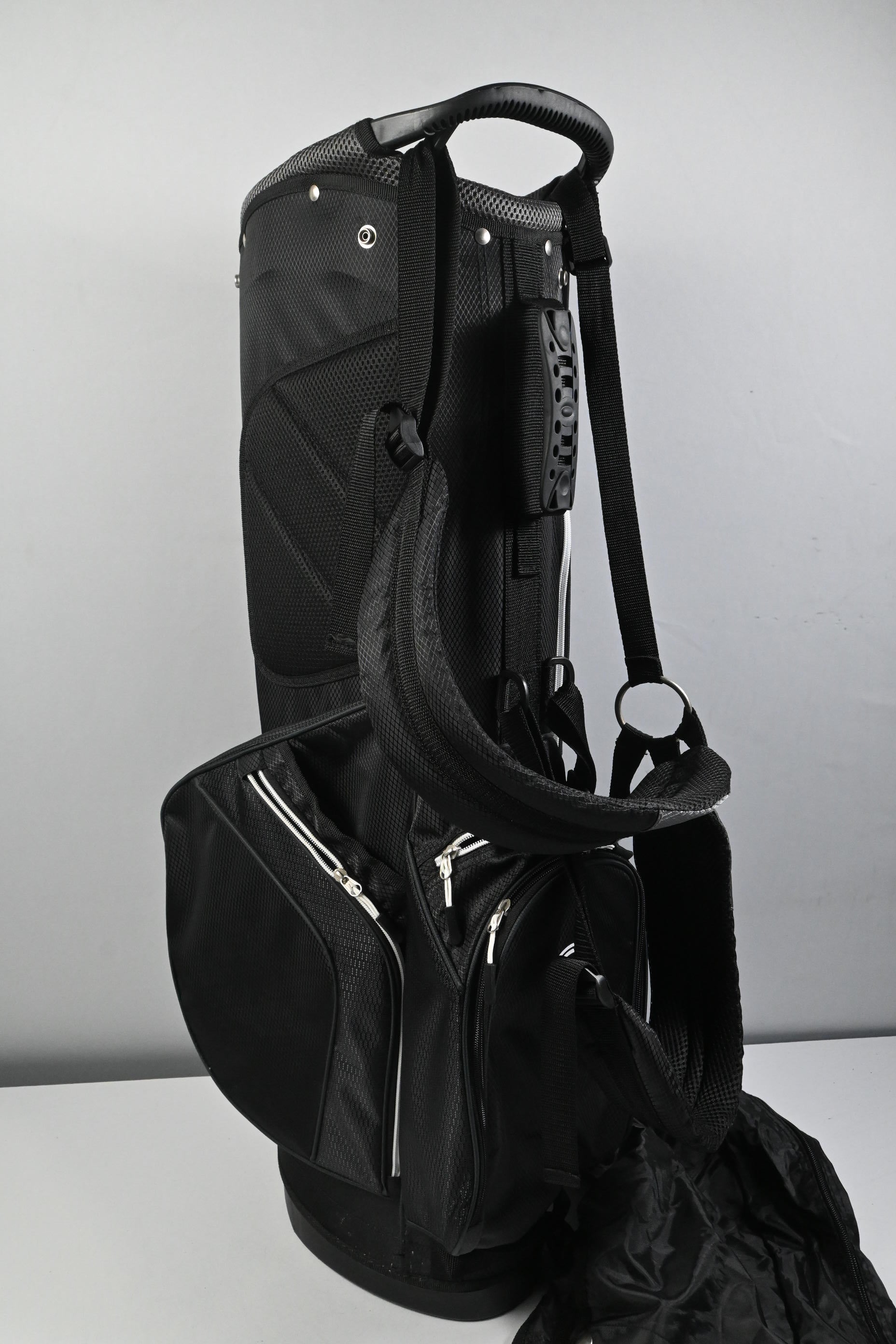 Fazer 3.0 Stand Bag / 6-Way Divider / Black, White