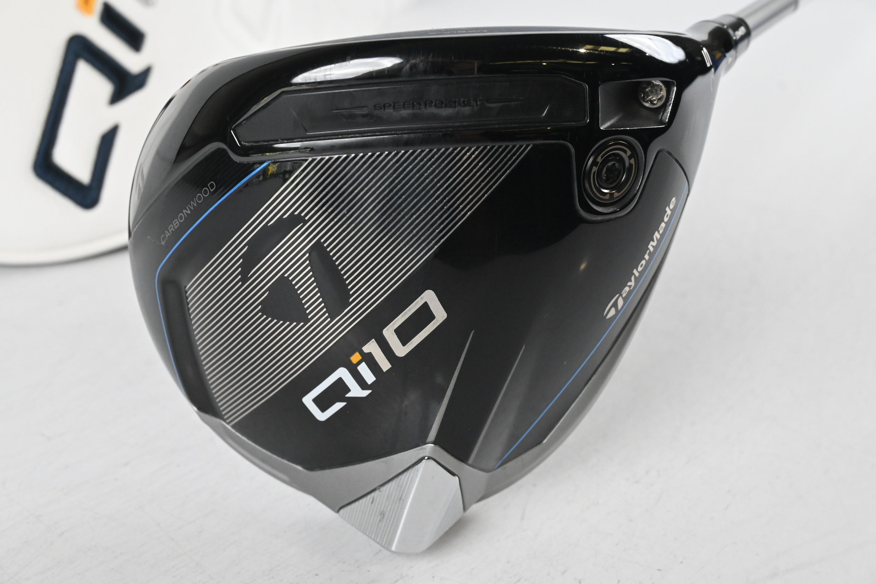 Taylormade Qi10 Driver / 10.5 Degree / Regular Flex Fujikura Speeder NX TCS 50