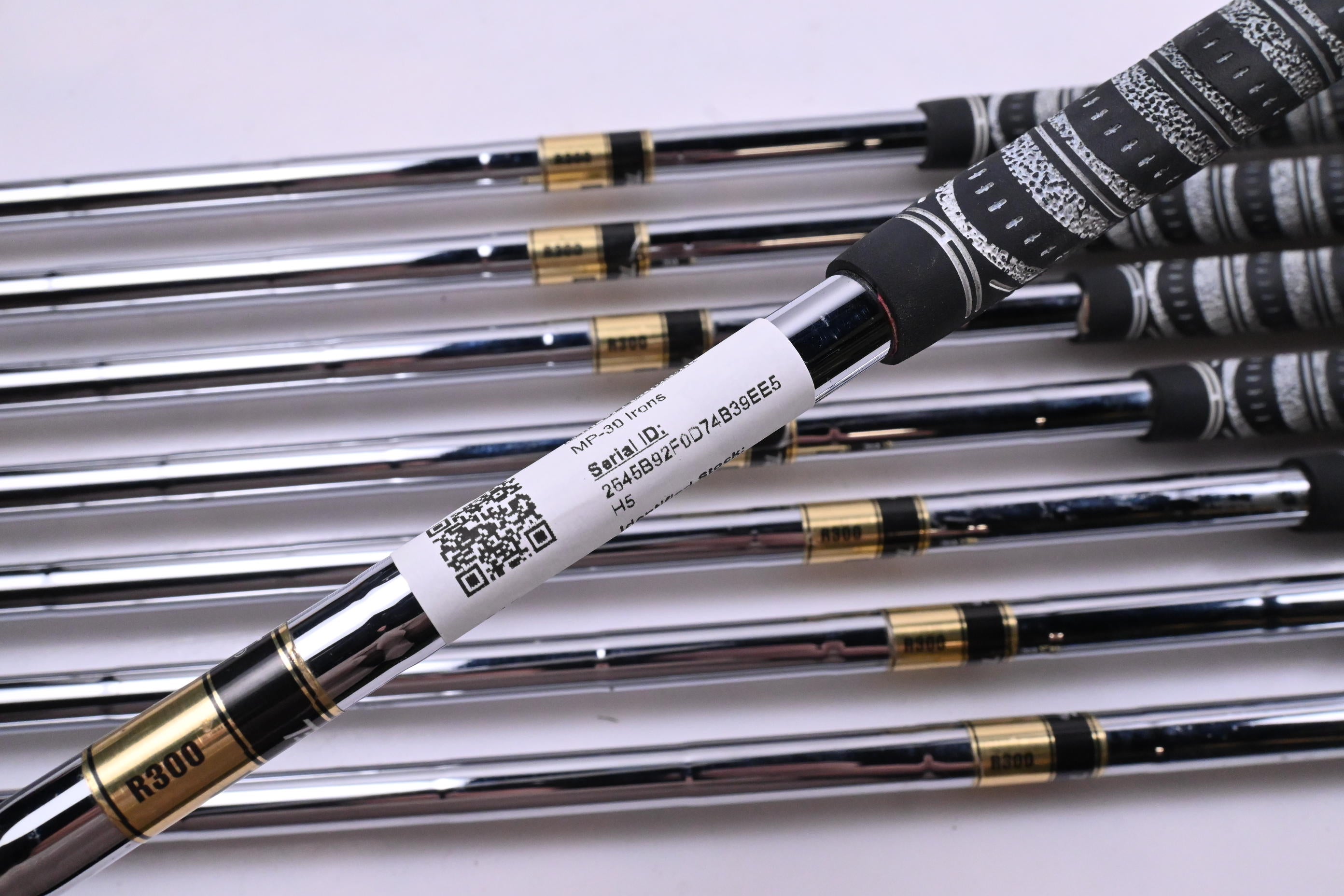Mizuno MP-30 Irons / 3-PW / Regular Flex Dynamic Gold R300 Shafts