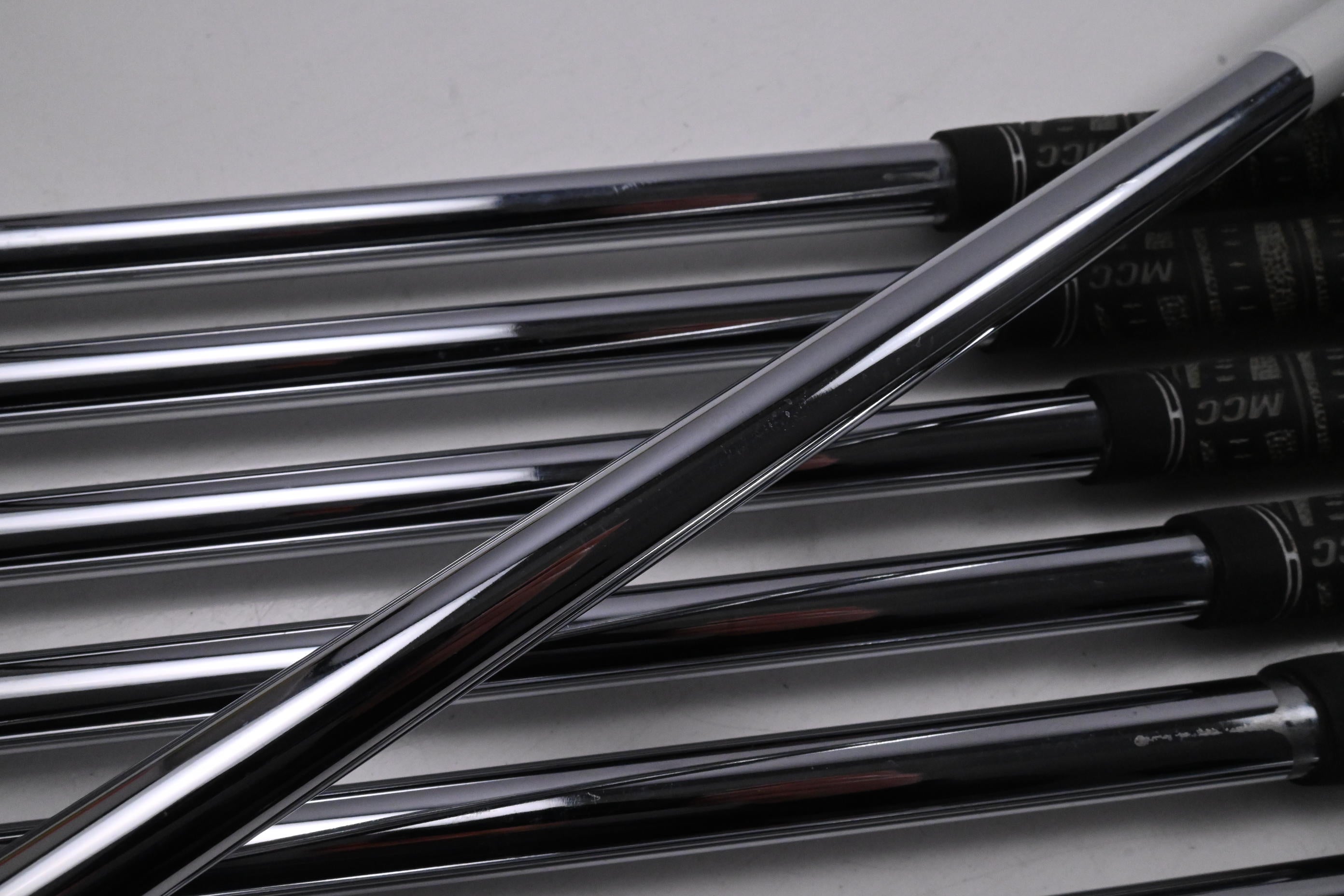 Mizuno Pro 243 Irons / 5-PW+GW / X-Flex Steel Shafts