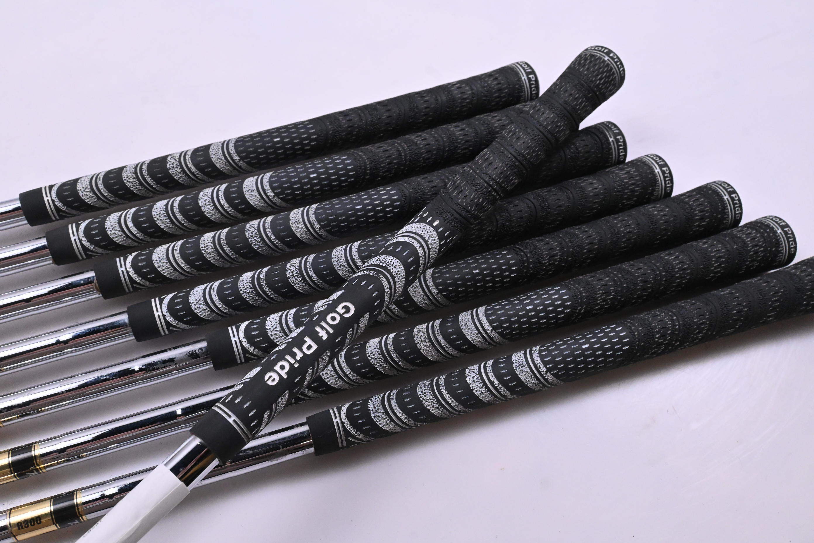 Mizuno MP-30 Irons / 3-PW / Regular Flex Dynamic Gold R300 Shafts