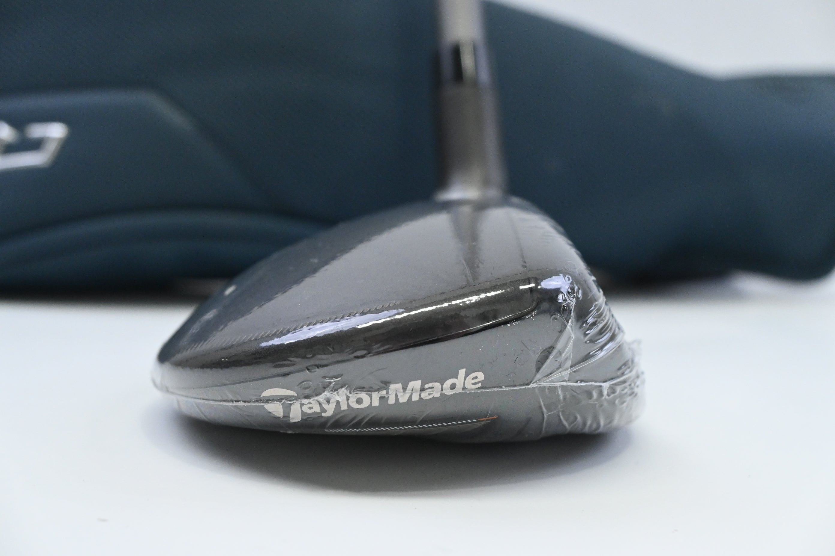 Taylormade Qi4D Max Lite #5 Hybrid / 26 Degree / Senior Flex Reax White 45 Shaft