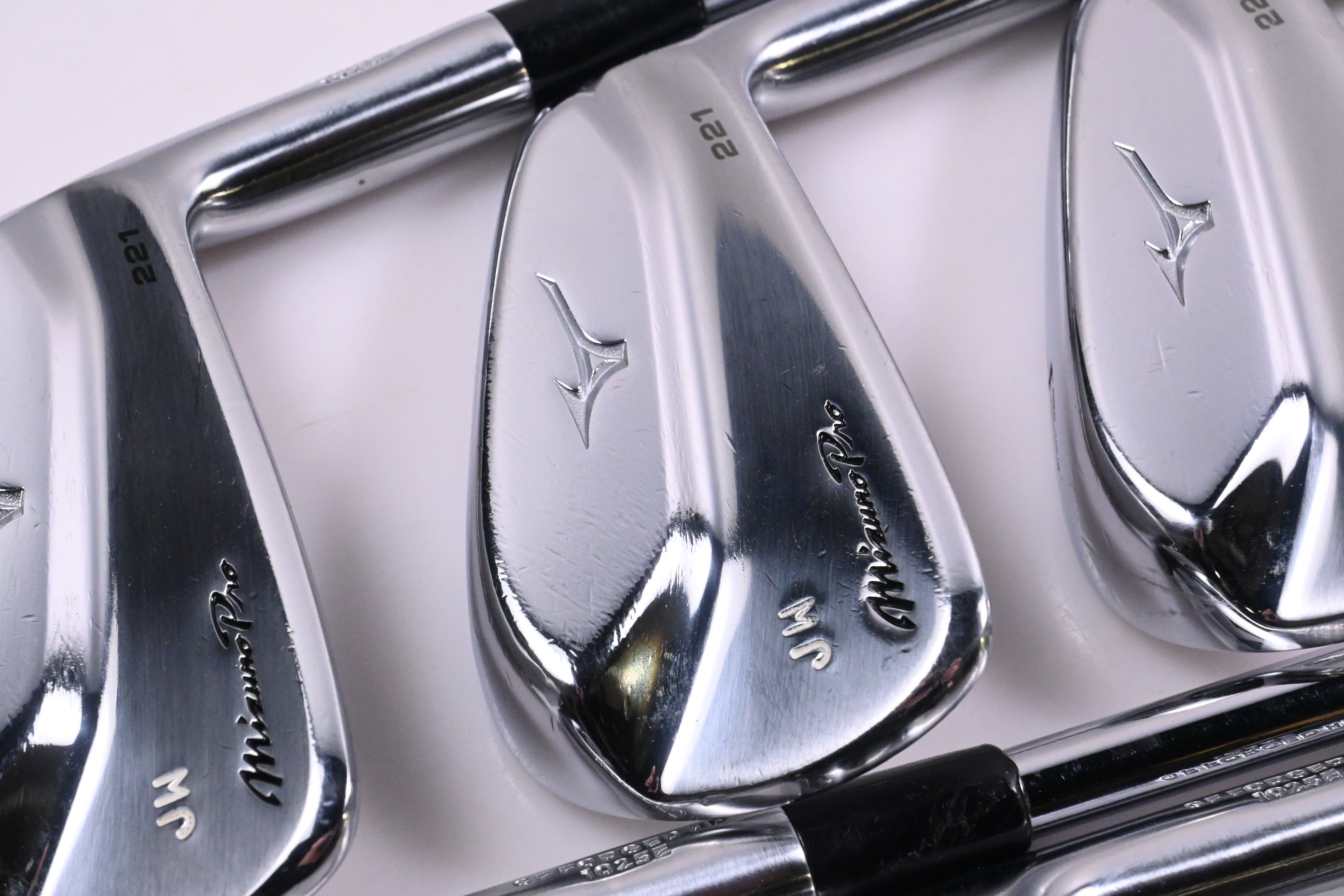 Mizuno Pro 221 Irons / 5-PW / X-Flex Project X Shafts