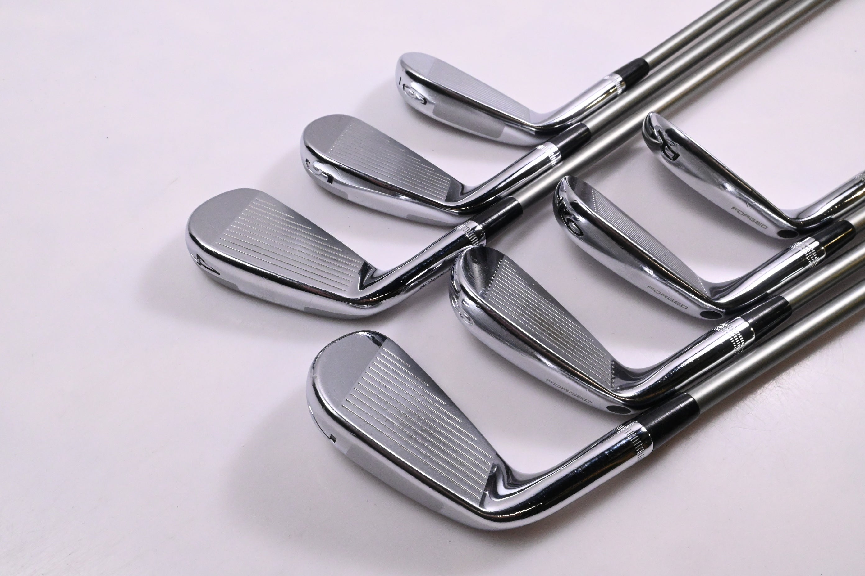 Wilson FG Tour V6 Irons / 4-PW / Stiff Flex UST Recoil 460 Shafts