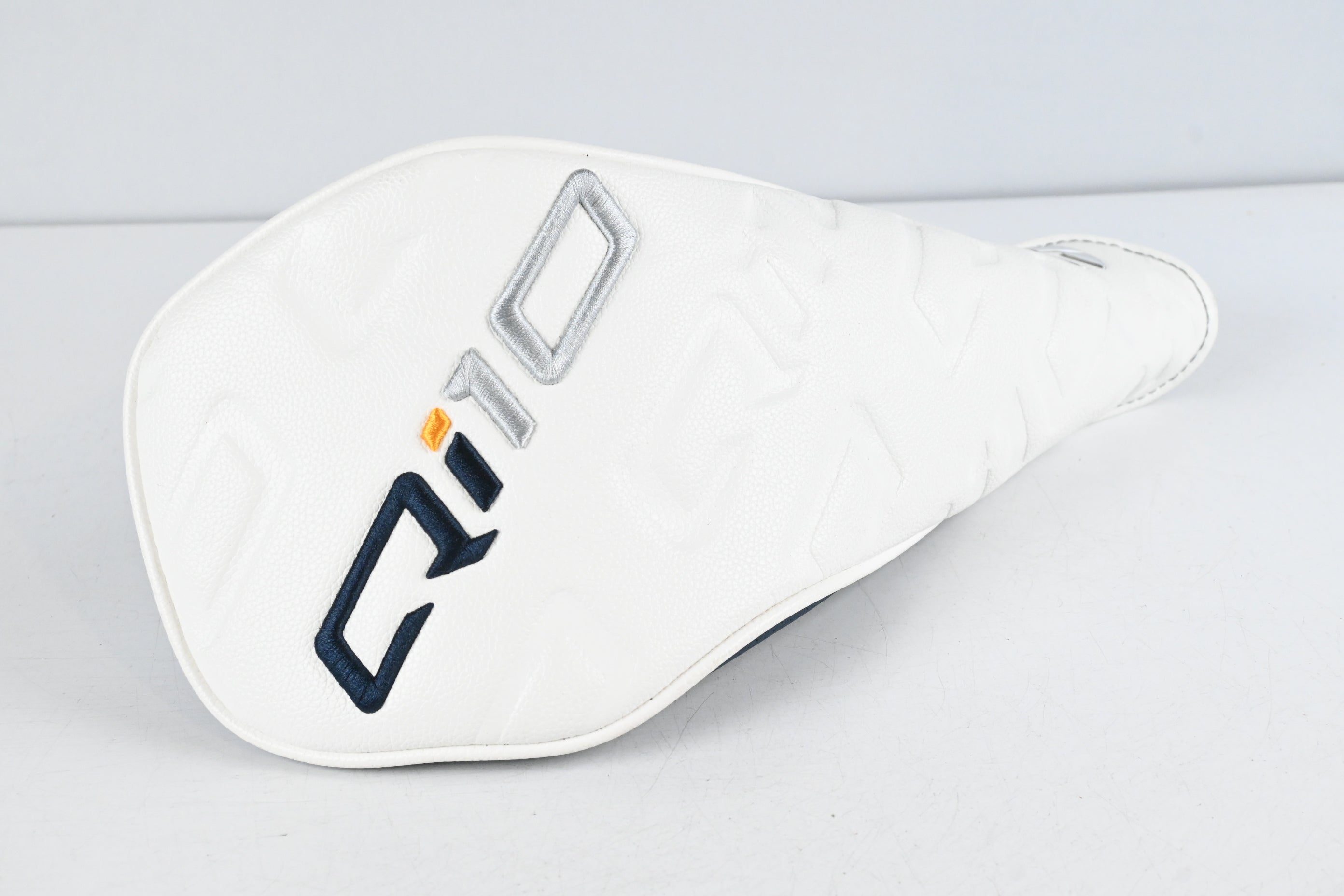 Taylormade Qi10 Driver / 10.5 Degree / Regular Flex Fujikura Speeder NX TCS 50