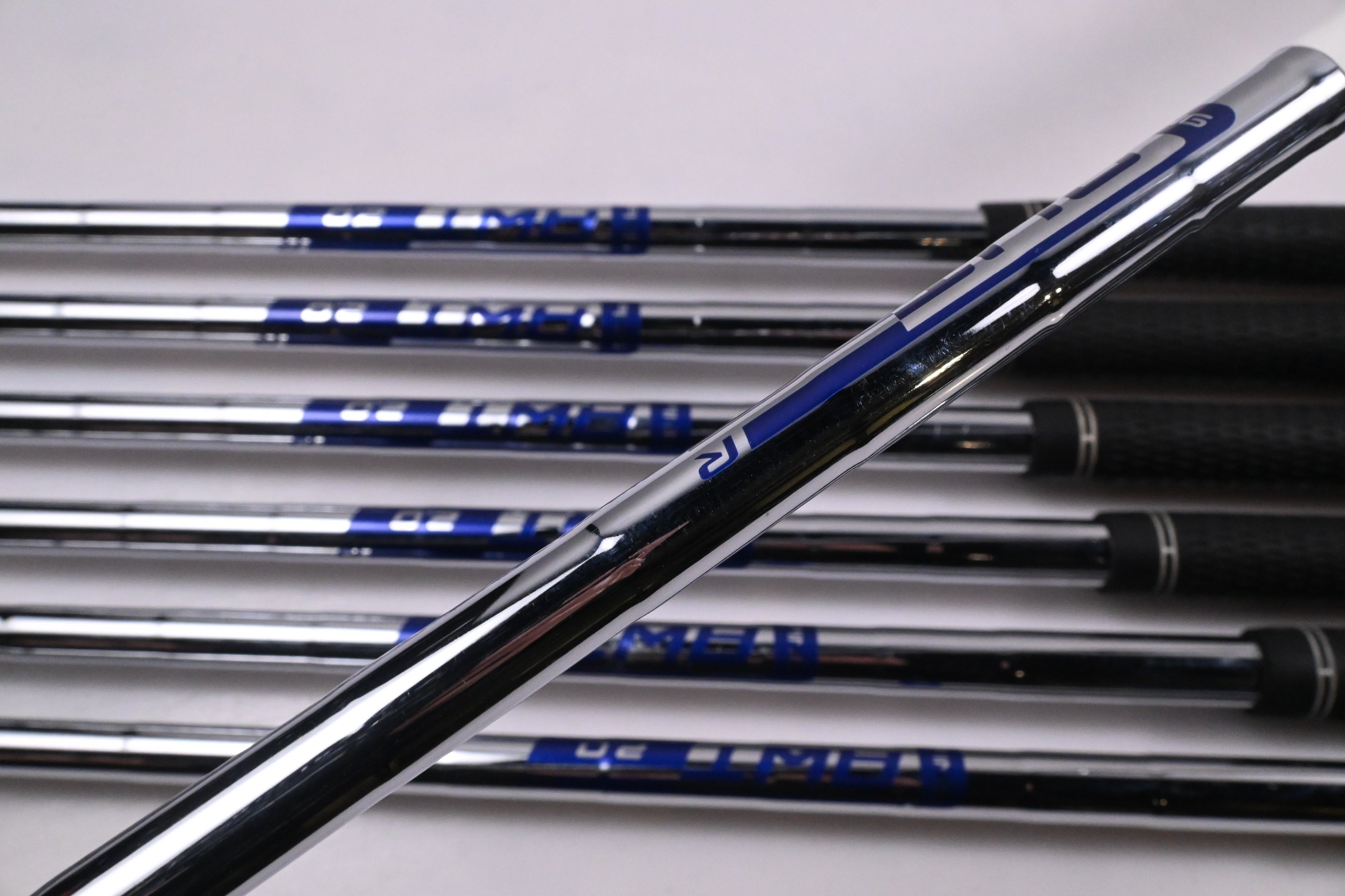 Ping G400 Irons / 5-PW+UW / Black Dot / Regular Flex Ping AWT 2.0 Shafts