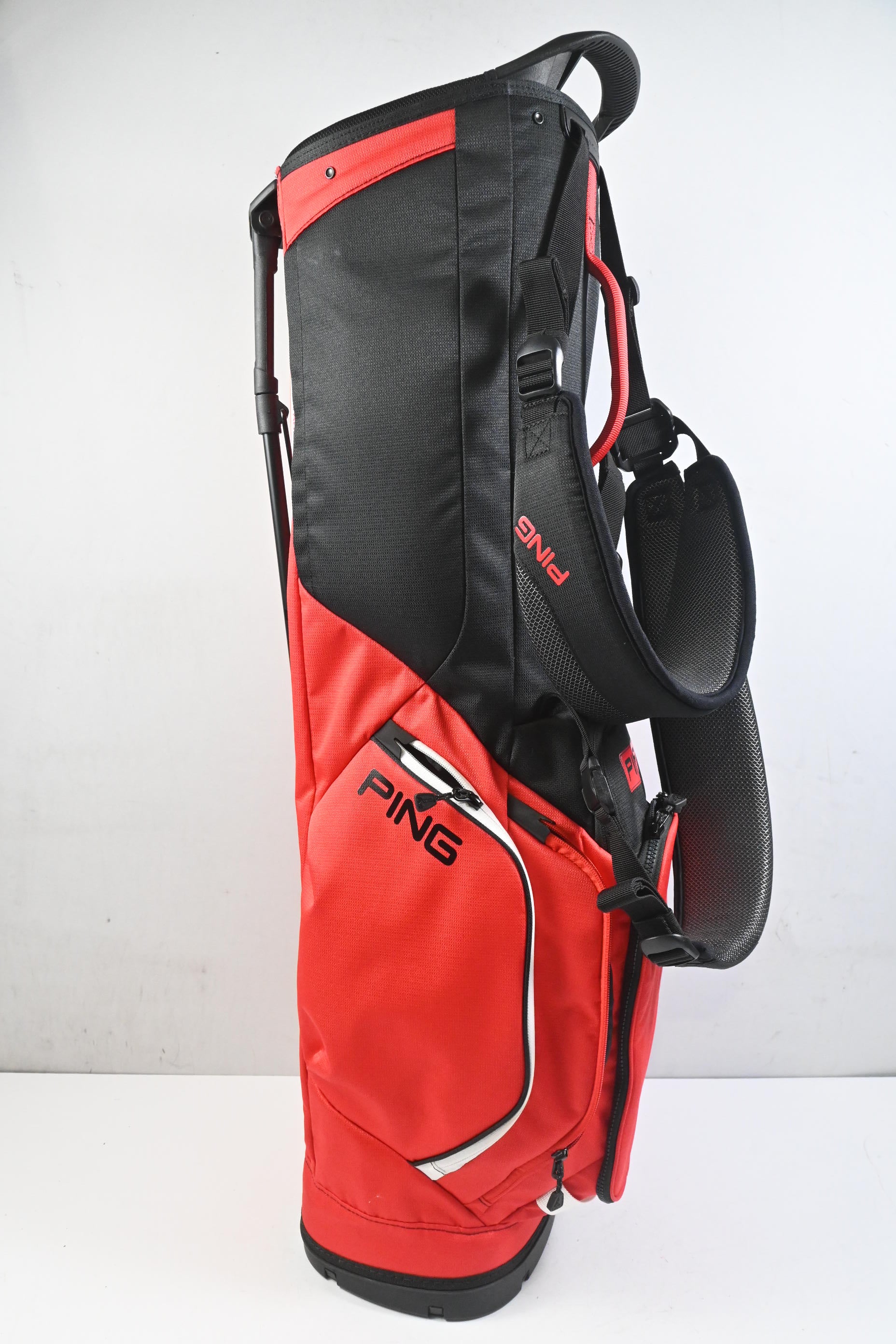 Ping Hoofer Lite Stand Bag / 4-Way Divider / Red, Black, White