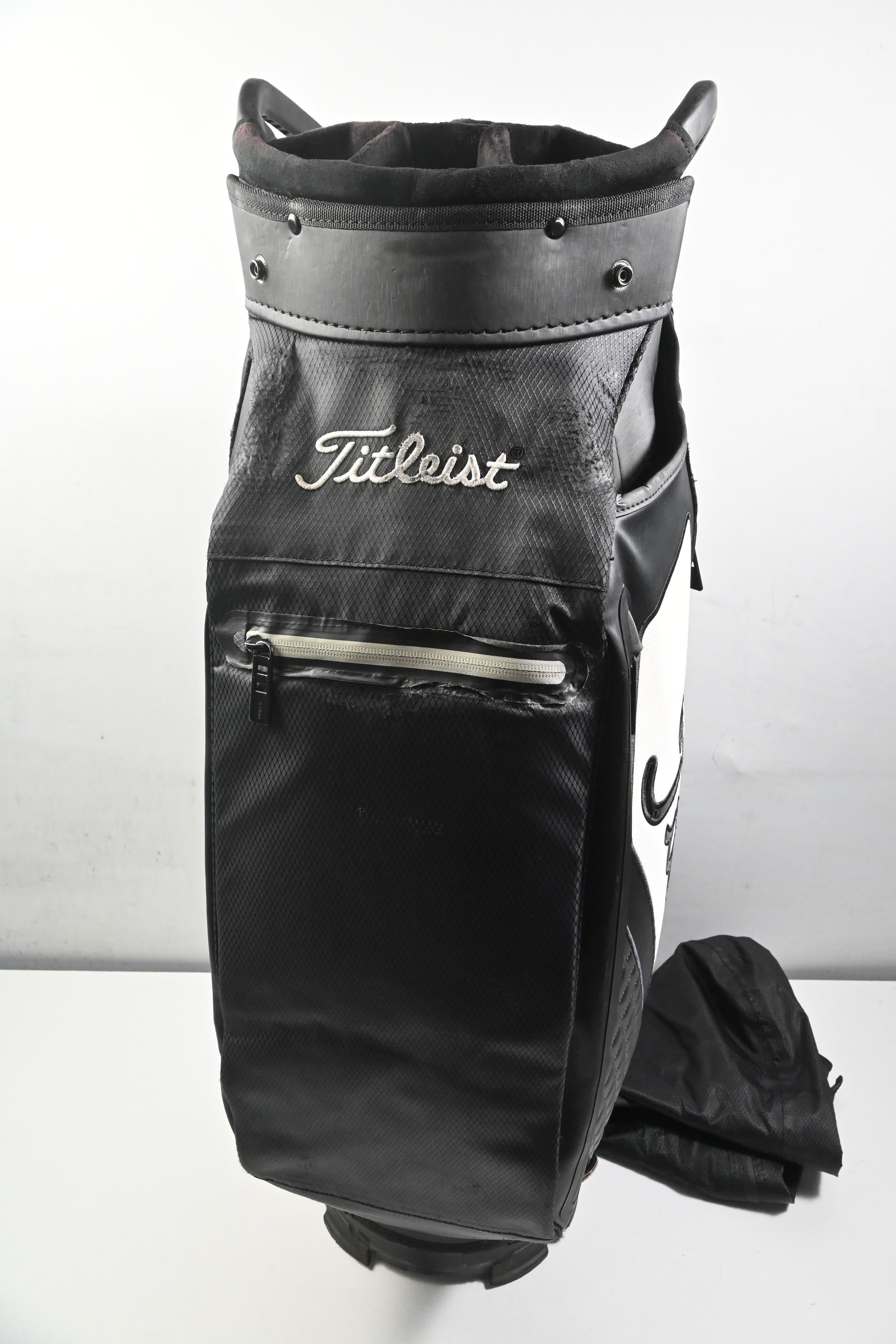 Titleist StaDry Cart Bag / 15-Way Divider / Black, White