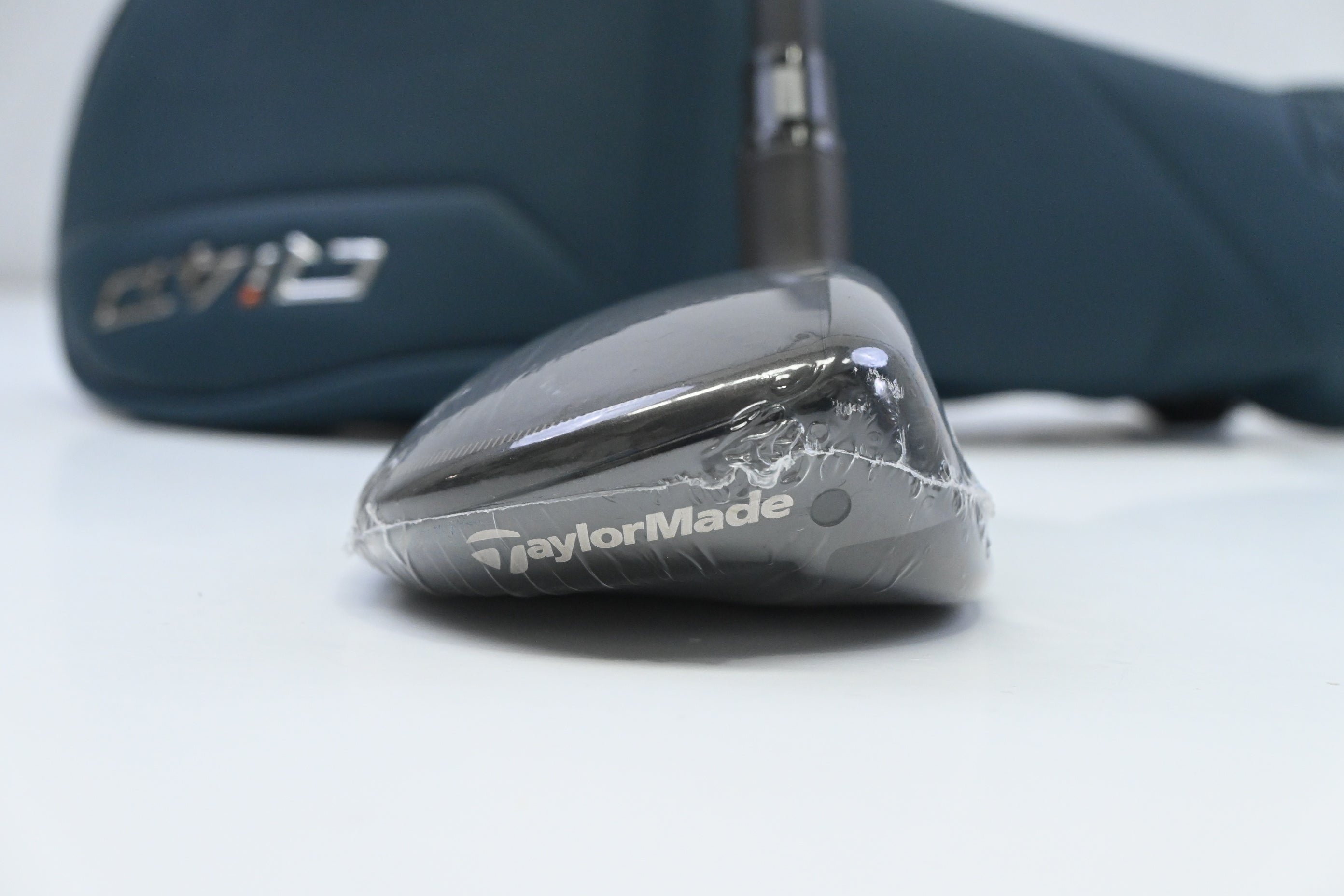 Taylormade Qi4D #3 Hybrid / 19 Degree / Regular Flex KBS Reax White 65 Shaft