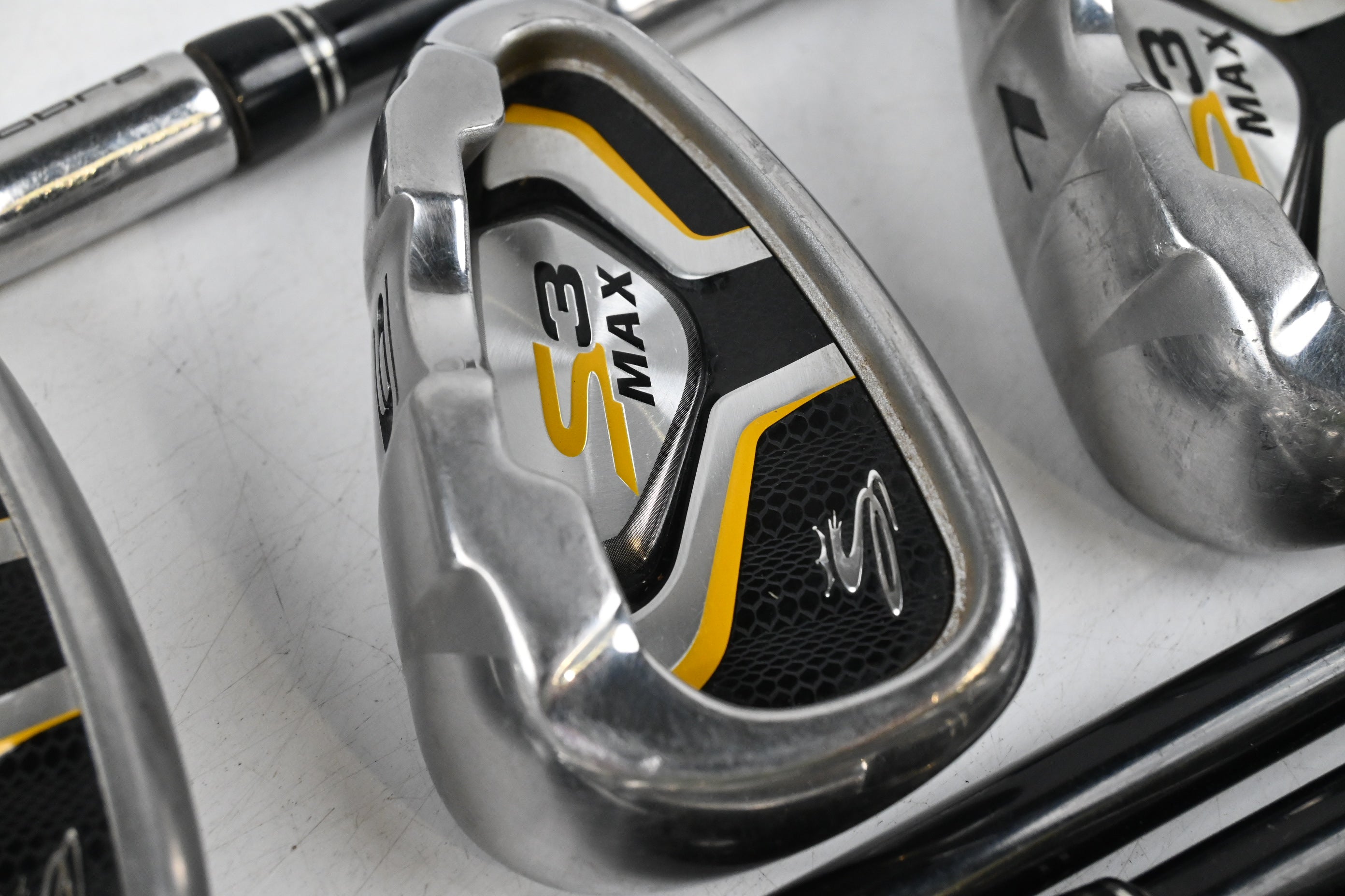 Cobra S3 Max Irons / 5-PW+SW / Regular Flex UST Mamiya IHS 65 Shafts