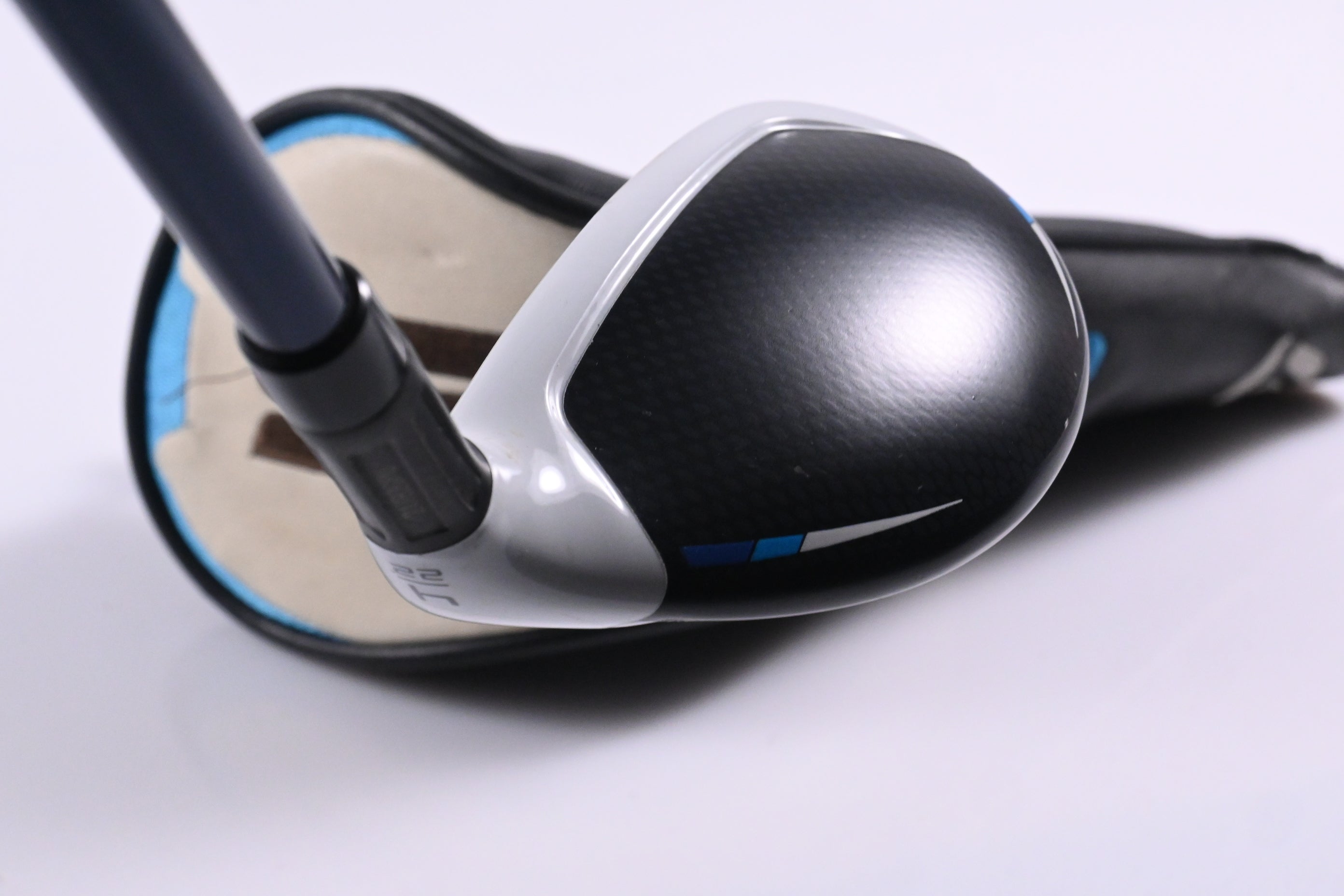 Taylormade SIM2 Max #4 Hybrid / 22 Degree / Regular Flex Ventus Blue 6 Shaft
