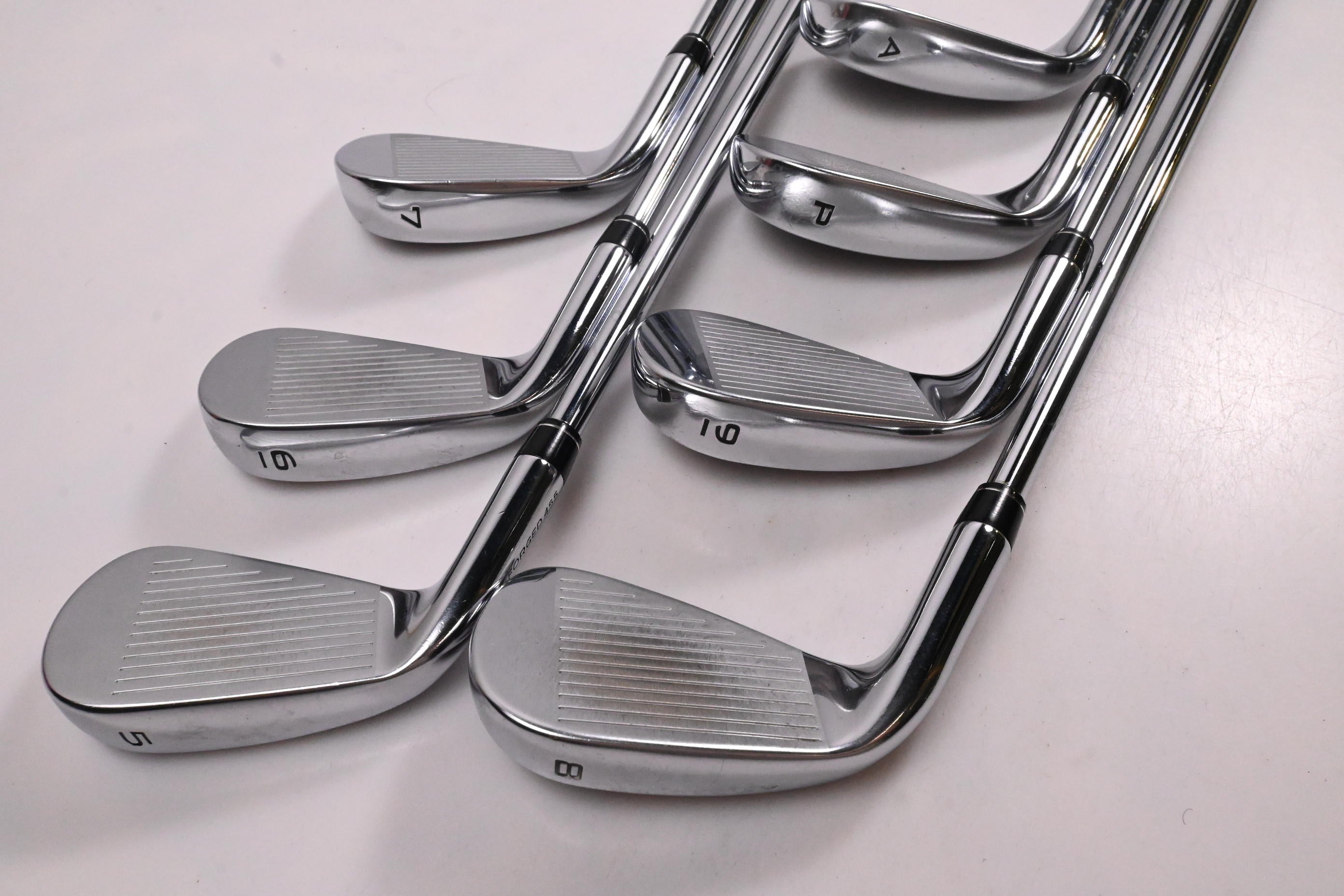 Callaway Paradym Irons / 5-PW+GW / Regular Flex Elevate MPH 95 Shafts