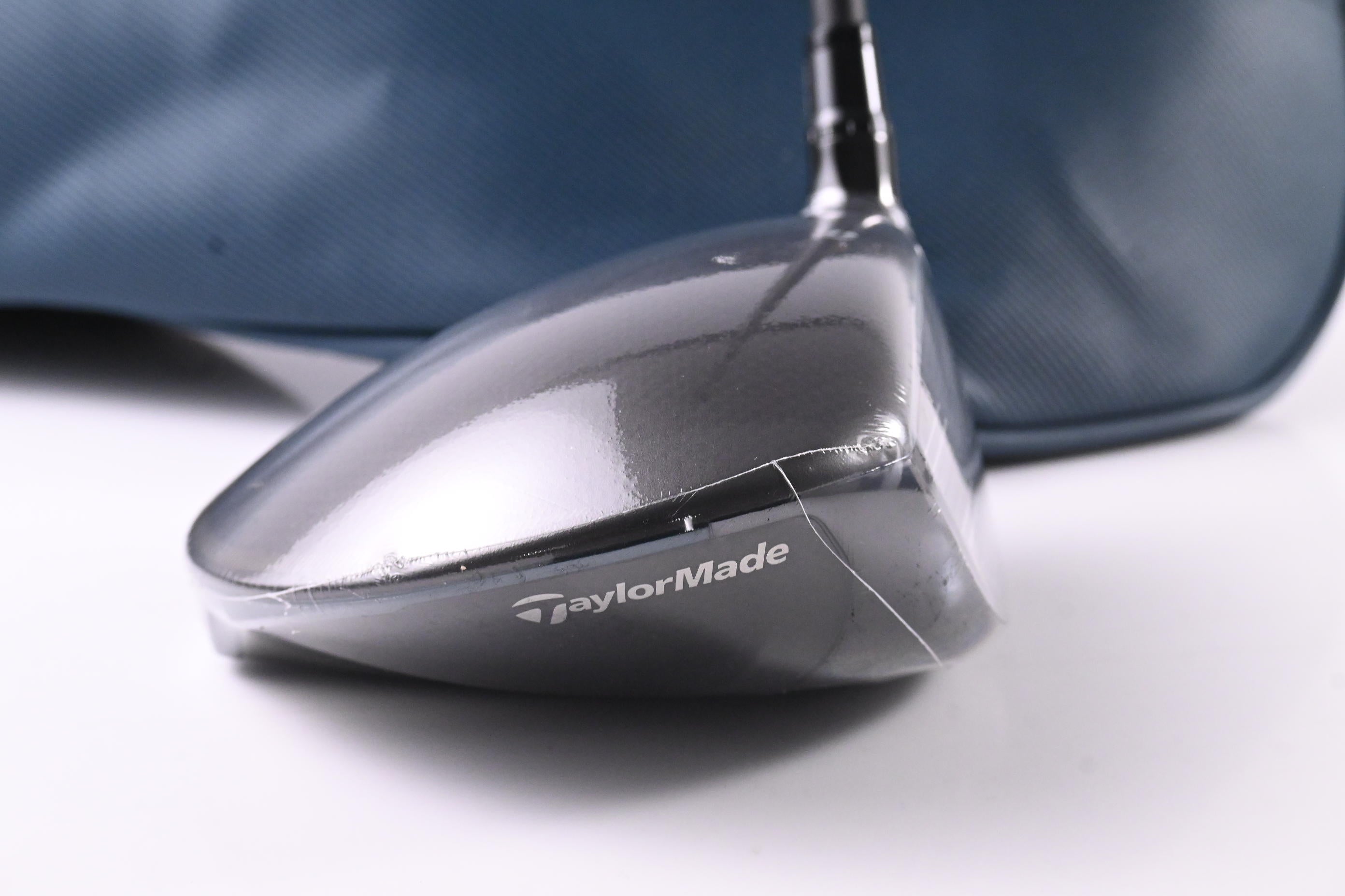Taylormade Qi4D Driver / 10.5 Degree / Regular Flex Reax Blue 50 Shaft