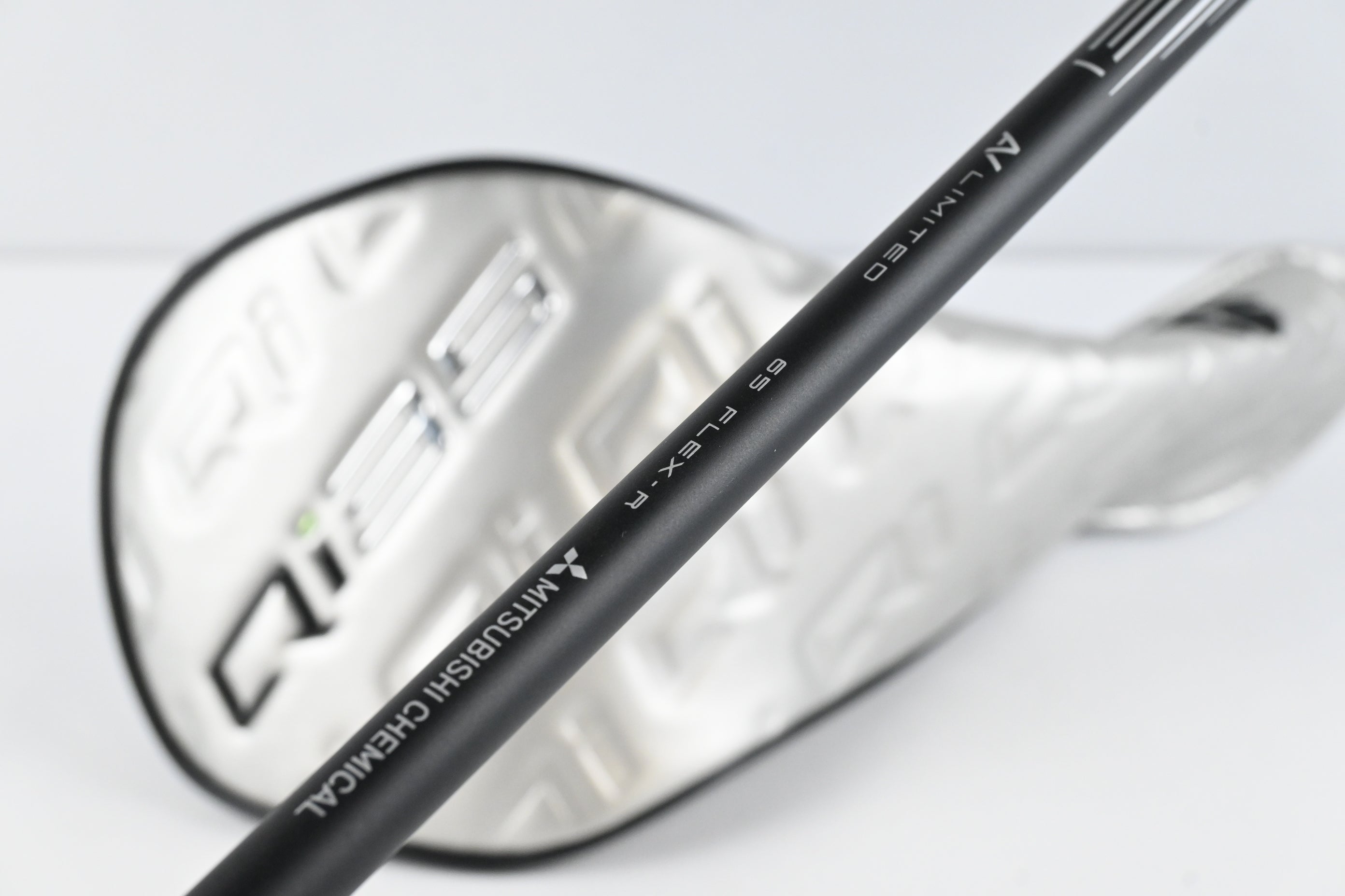 Taylormade Qi35 Max Driver / 9 Degree / Regular Flex Tensei AV Limited Blue 65