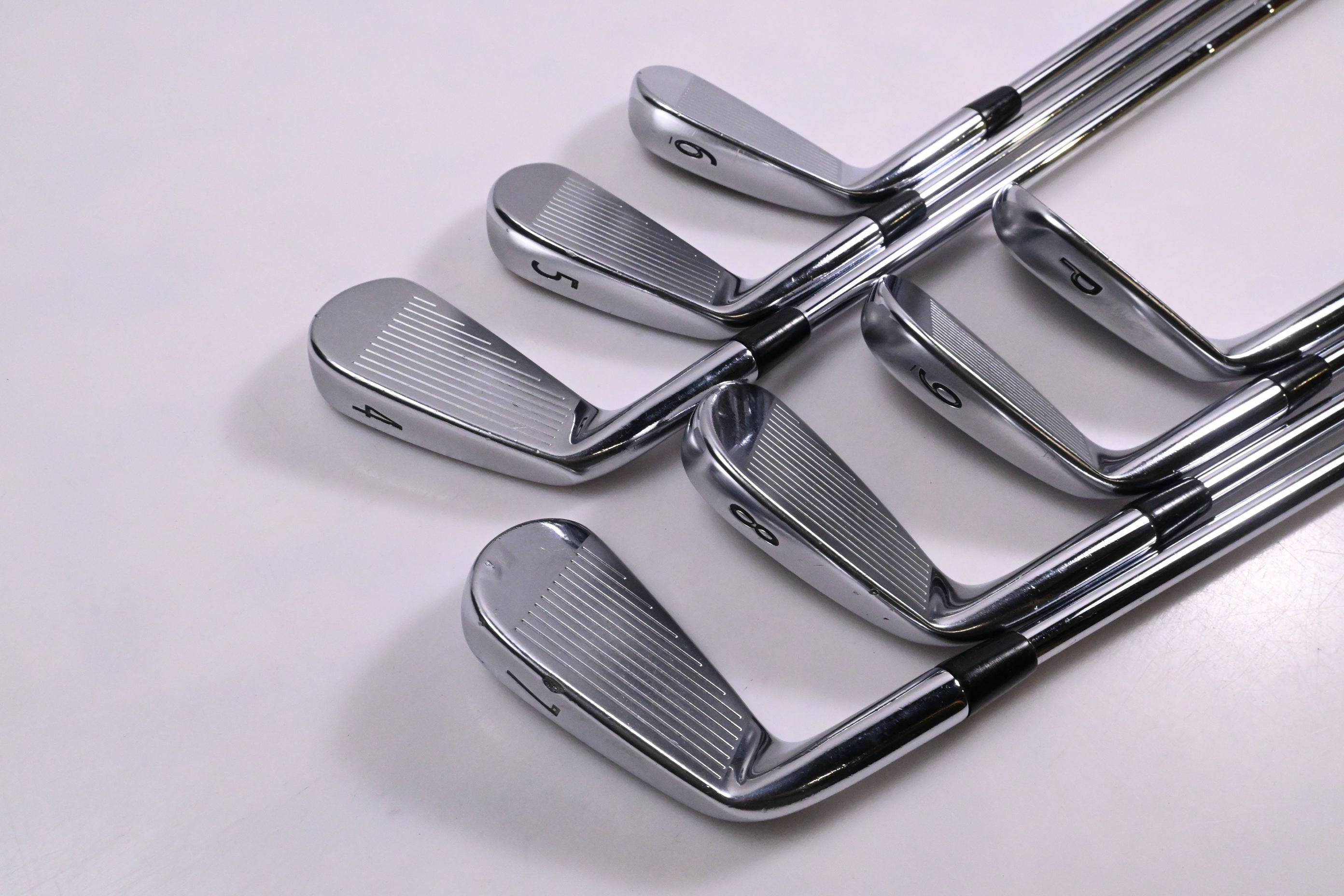 Titleist 712 AP2 Irons / 4-PW / Stiff Flex Dynamic Gold S300 Shafts