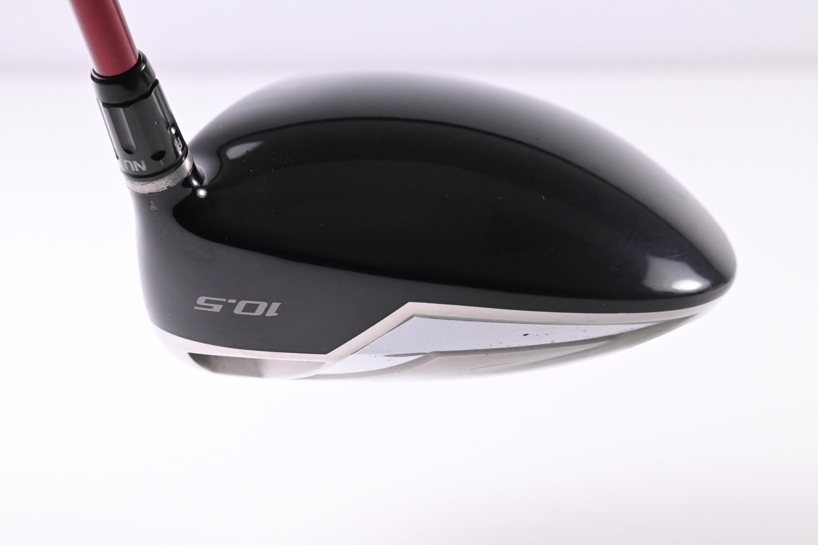 Taylormade R9 Driver / 10.5 Degree / Regular Flex Aldila REAX 60 Shaft