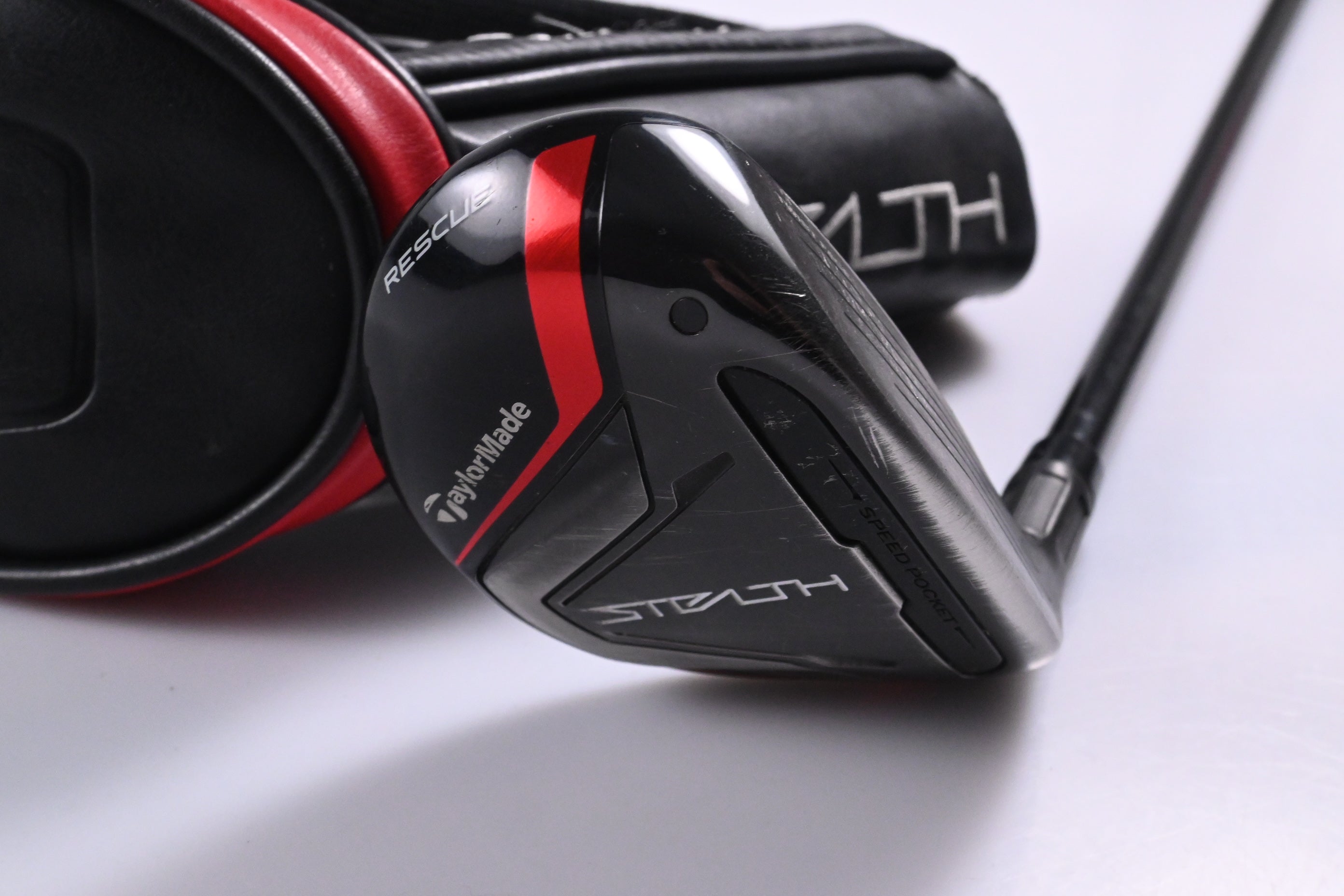 Taylormade Stealth #4 Hybrid / 22 Degree / Regular Flex Fujikura Ventus Red 6