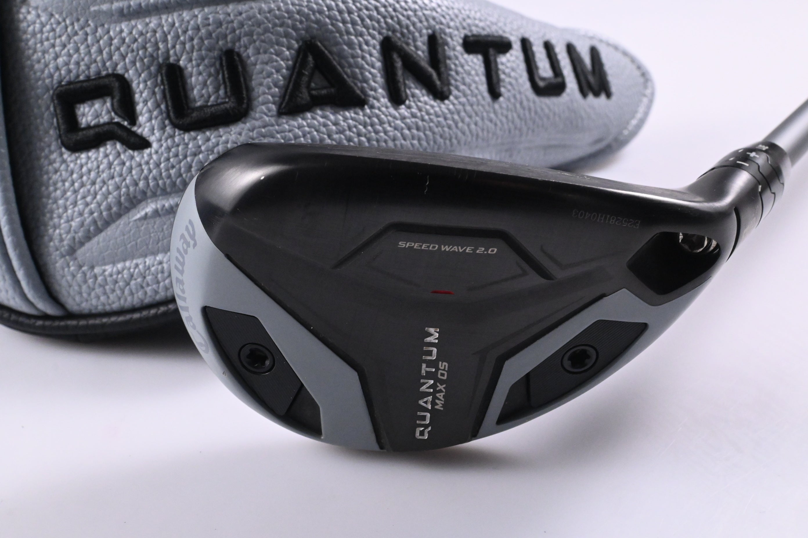 Callaway Quantum Max OS #4 Hybrid / 20 Degree / Regular Flex Denali Frost Silver