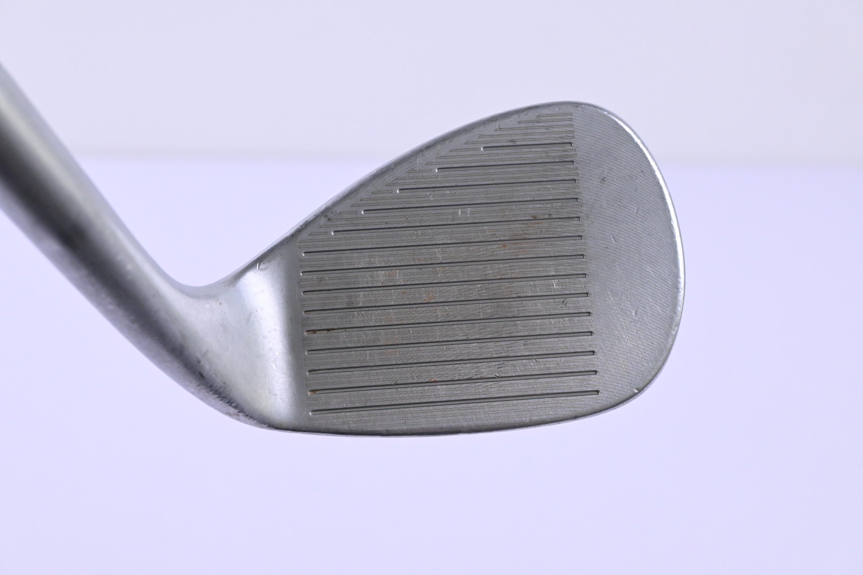 Left Hand Cleveland 588 RTX Gap Wedge / 52 Degree / Wedge Flex Dynamic Gold