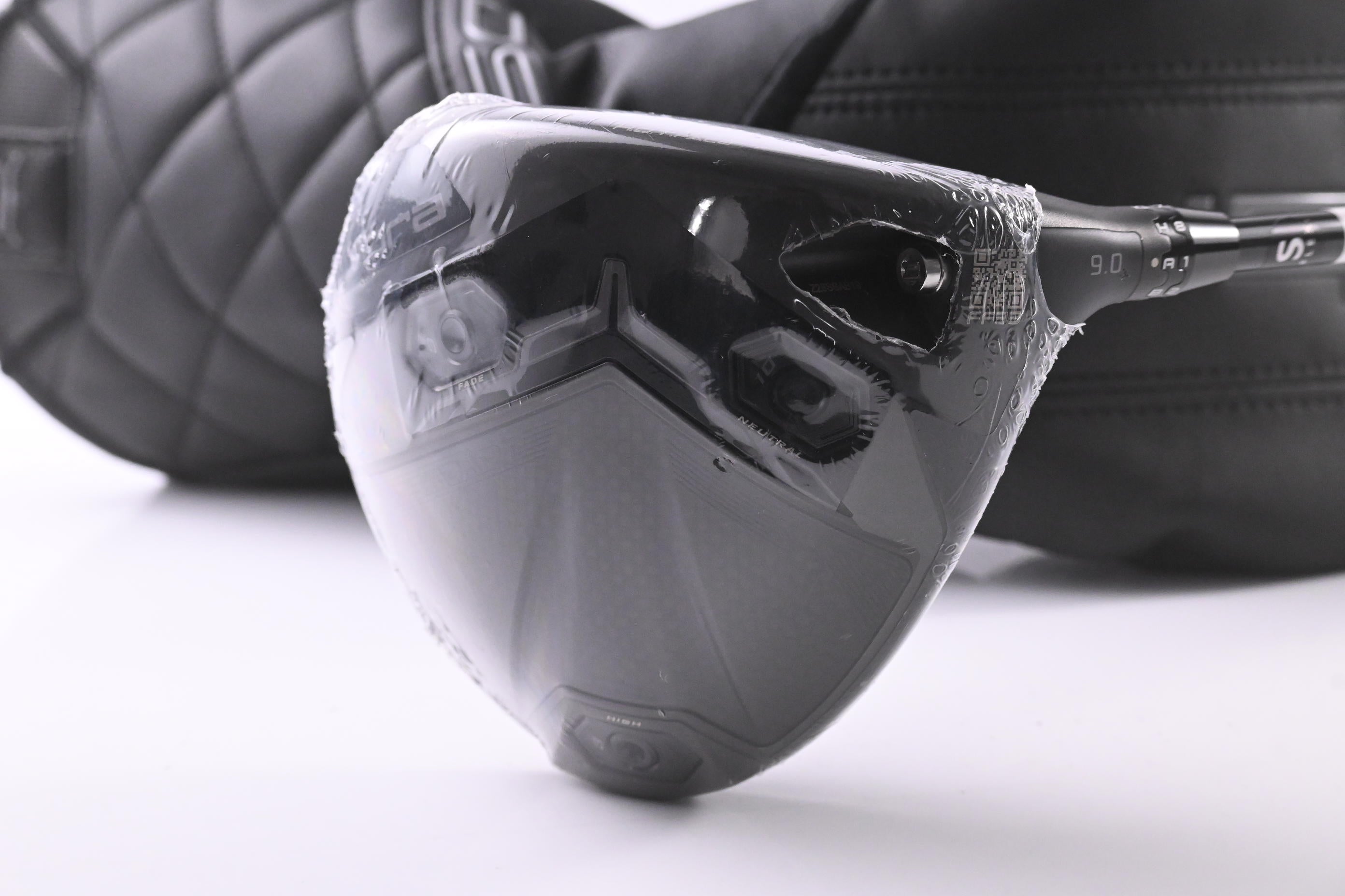 Cobra DS-Adapt LS Driver / 9 Degree / Stiff Flex Denali Black 60 Shaft