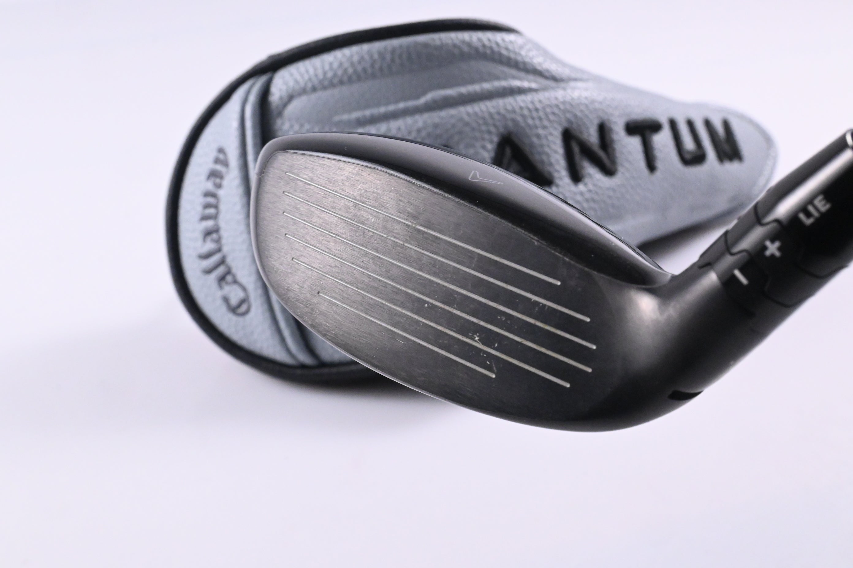 Callaway Quantum Max OS #4 Hybrid / 20 Degree / Regular Flex Denali Frost Silver