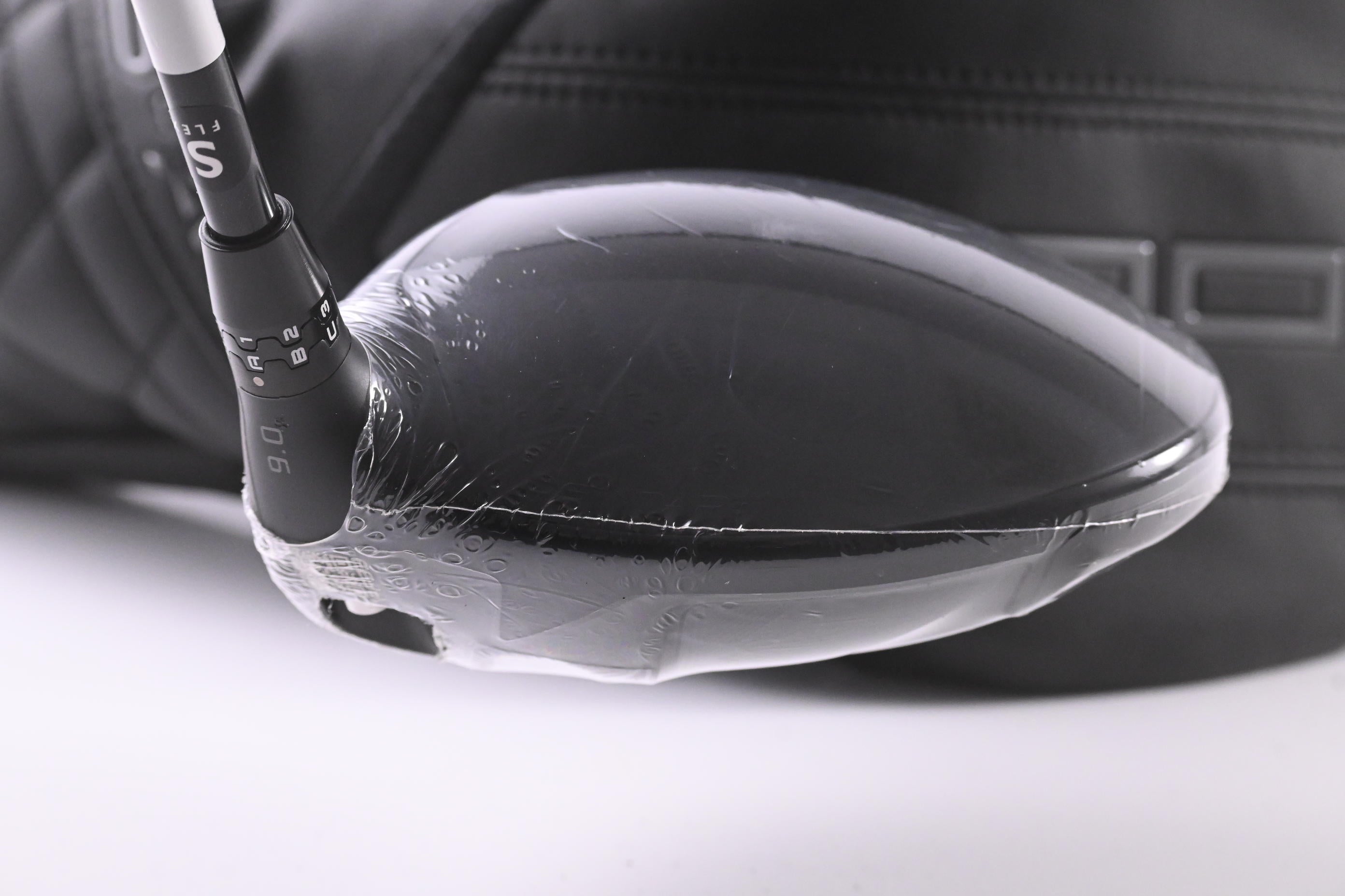 Cobra DS-Adapt LS Driver / 9 Degree / Stiff Flex Denali Black 60 Shaft