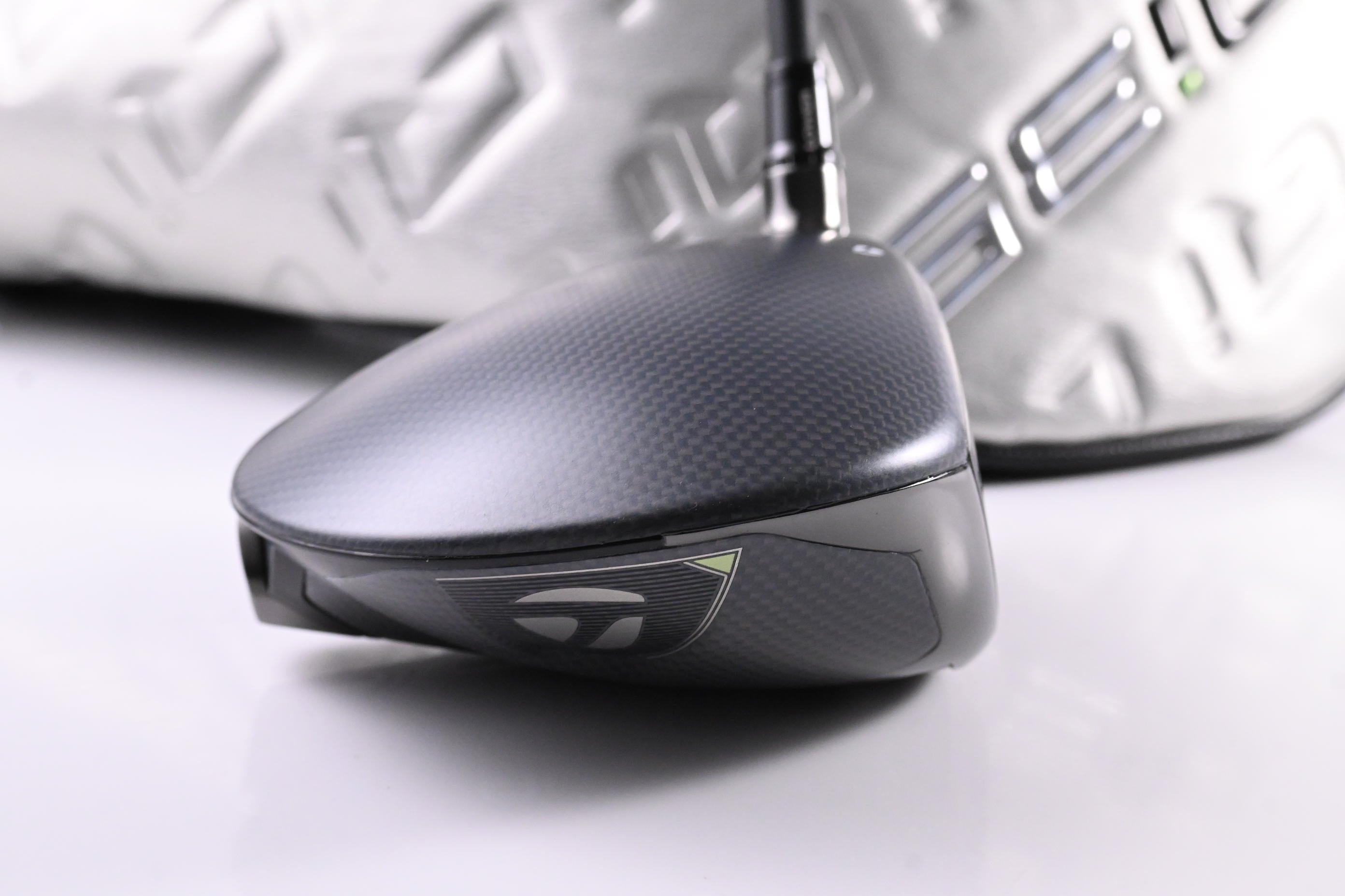 Taylormade Qi35 LS Driver / 9 Degree / X-Flex Kai'li White Dark Wave 60 Shaft