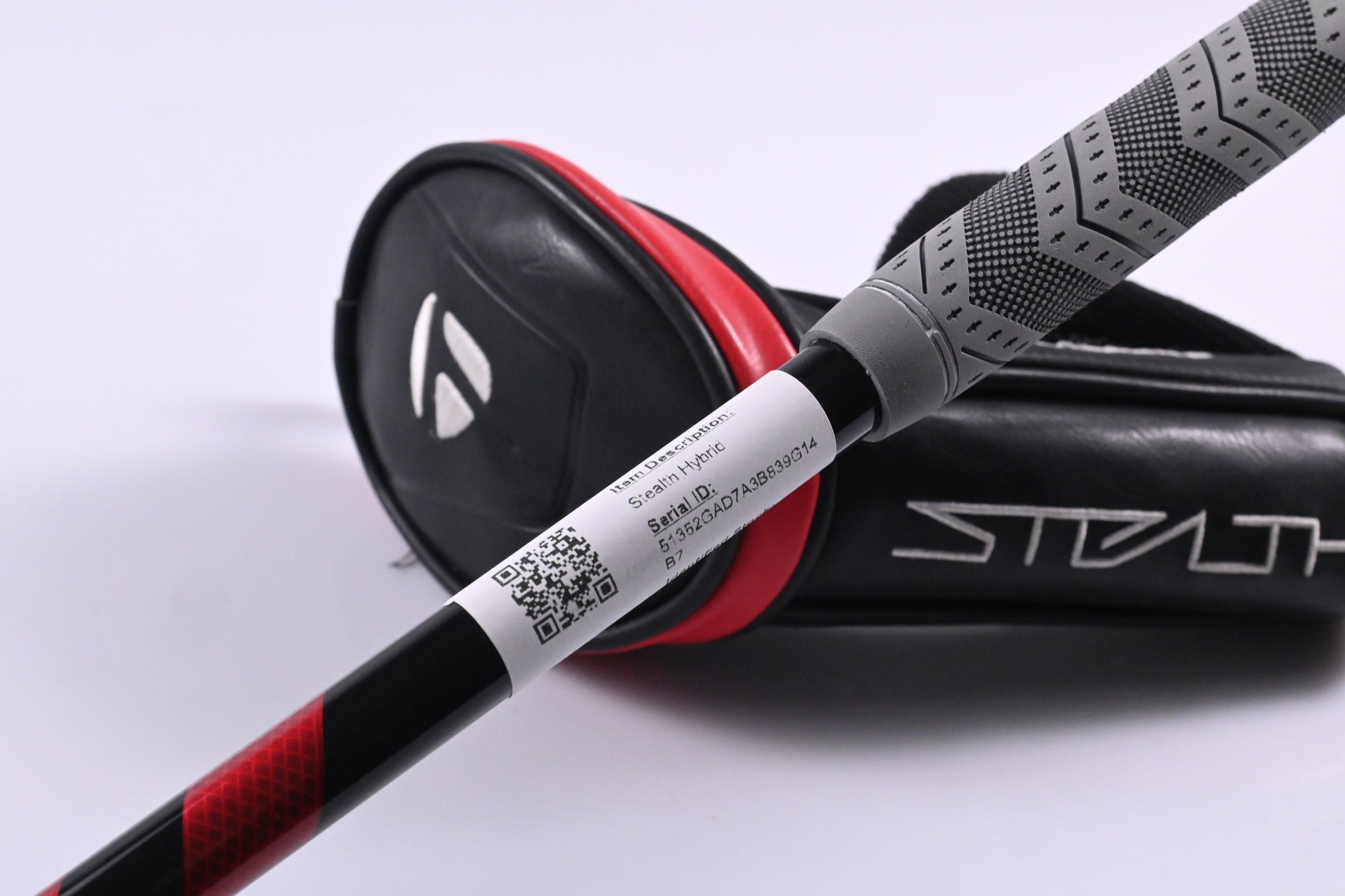 Taylormade Stealth #4 Hybrid / 22 Degree / Regular Flex Fujikura Ventus Red 6
