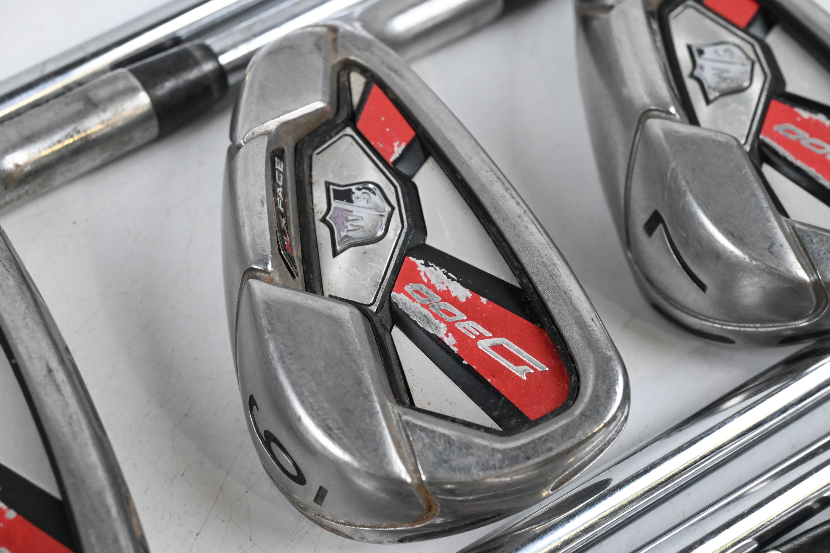 Wilson D300 Irons / 4-PW+GW / Regular Flex KBS Tour 90 Shafts