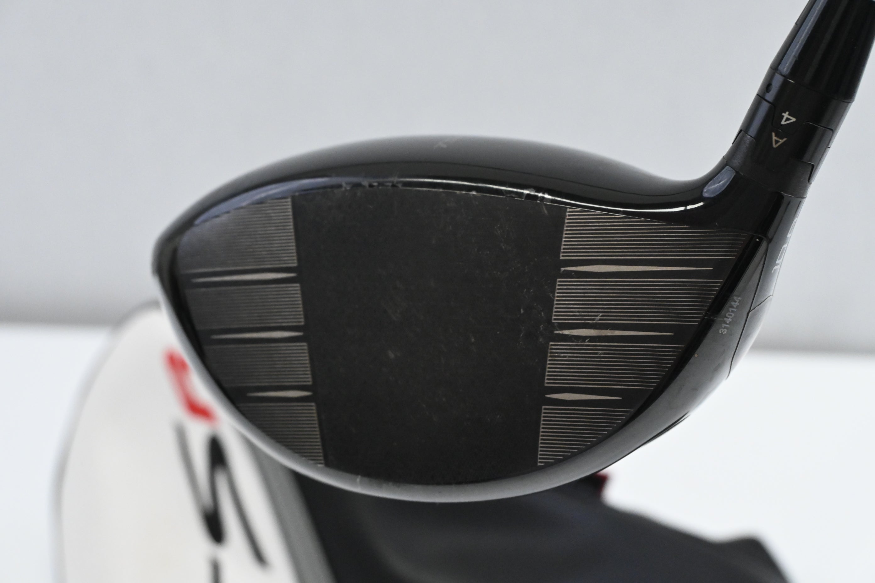 Titleist TSR2 Driver / 10 Degree / Regular Flex Fujikura AirSpeeder 40 Shaft