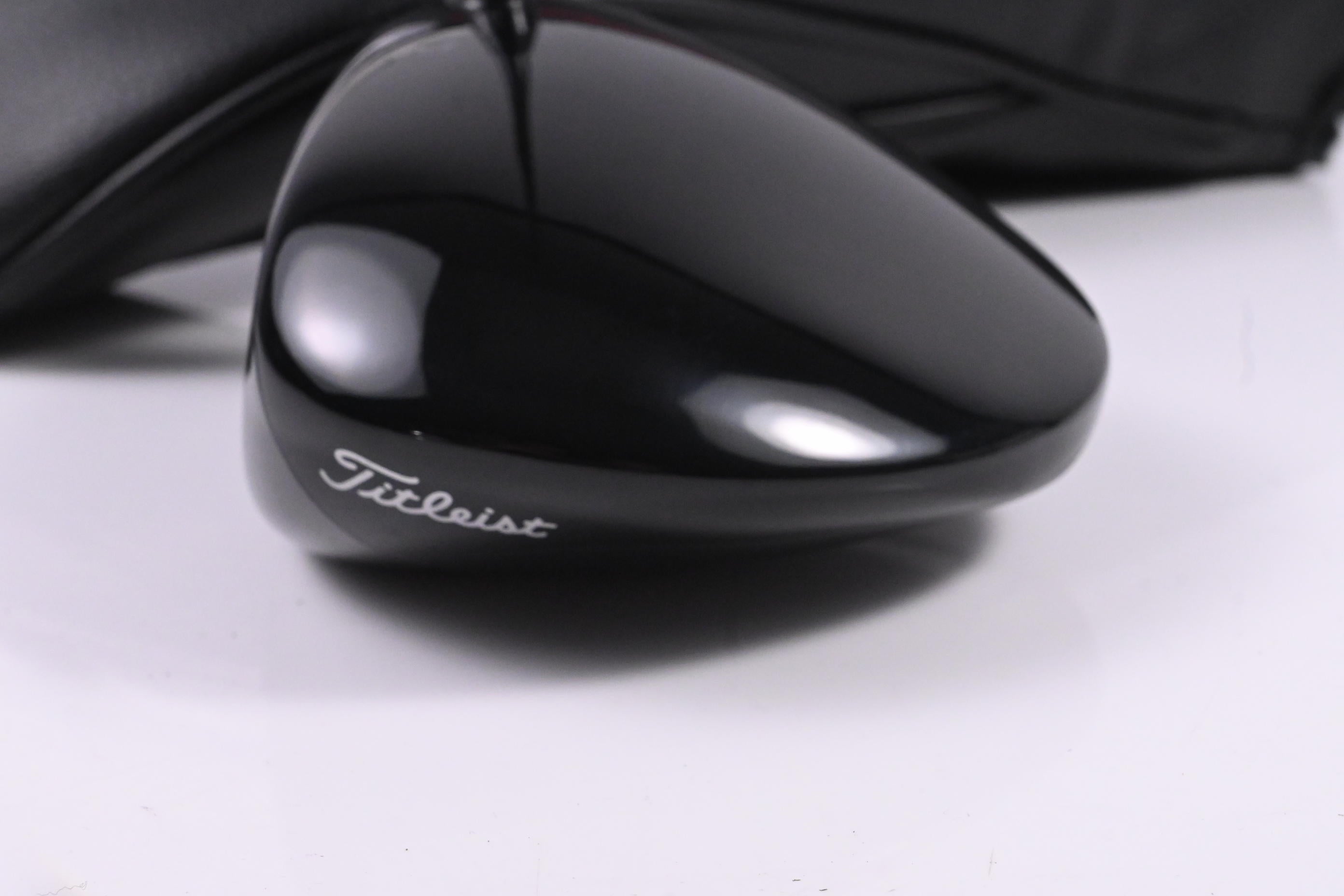 Left Hand Titleist GT3 Driver / 9 Degree / Regular Flex Fujikura Vista Pro 55