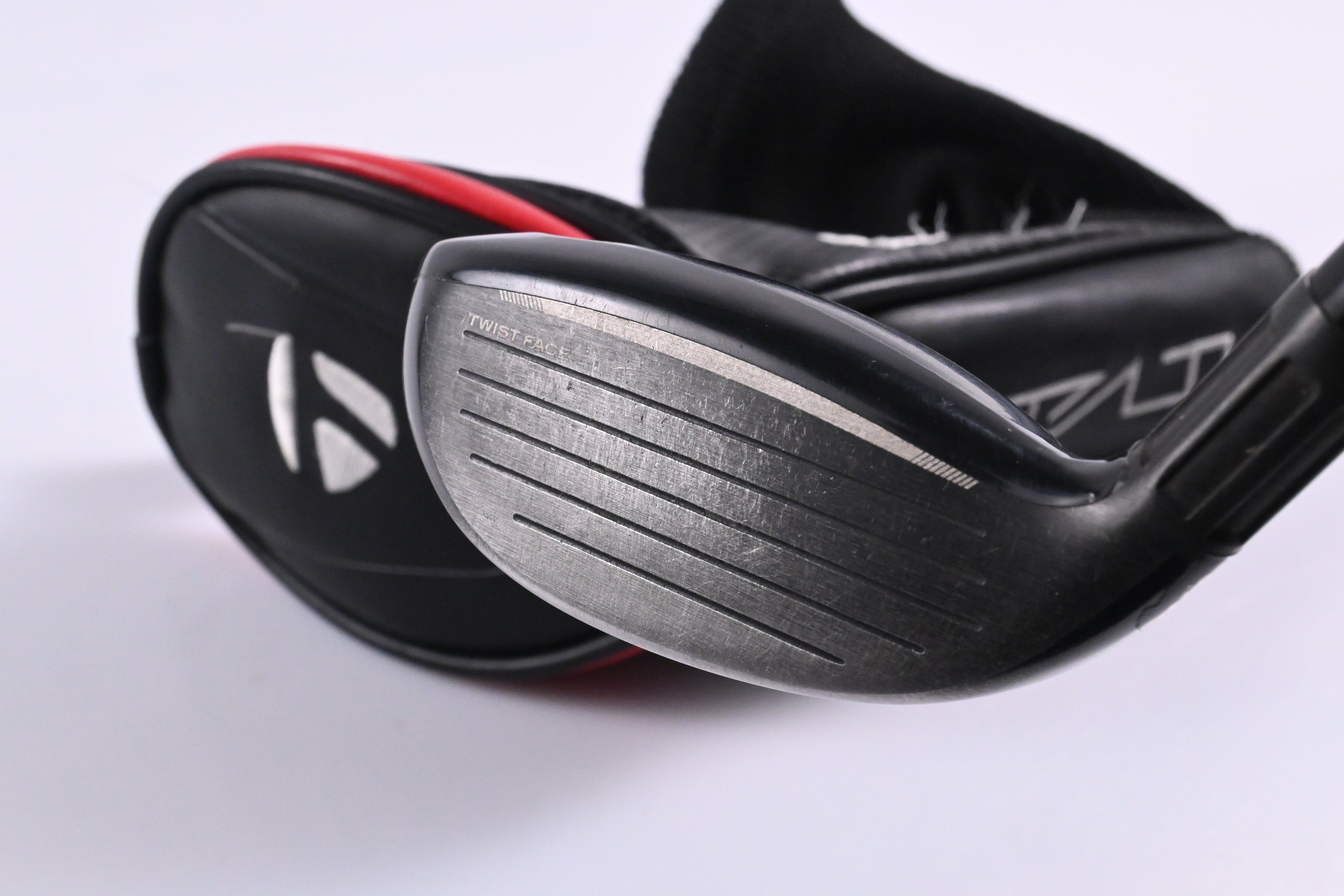 Taylormade Stealth #3 Hybrid / 19 Degree / Regular Flex Fujikura Ventus Red 6