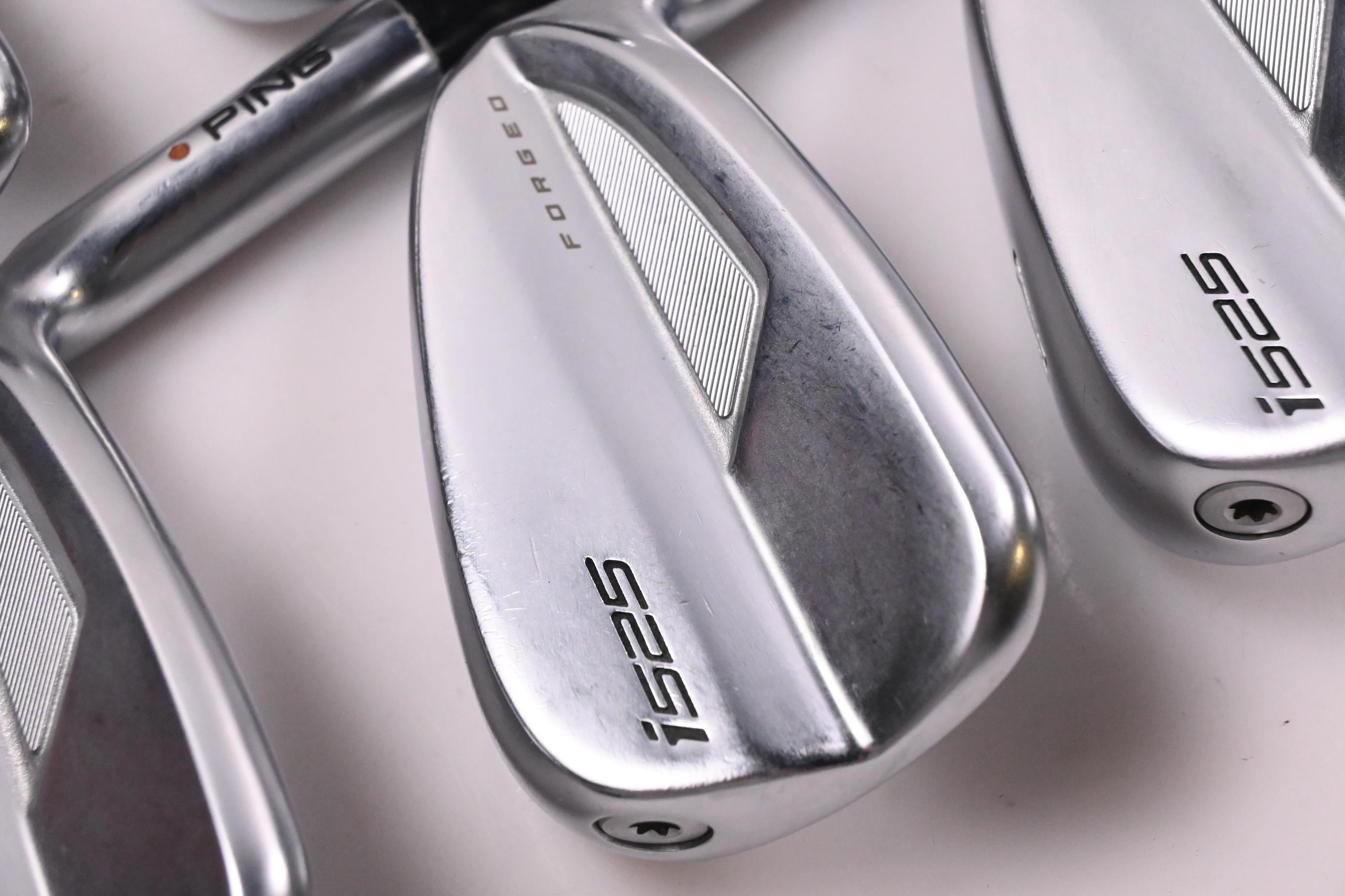 Ping i525 Irons / 6-PW / Gold Dot / Regular Flex Ping Steel Shafts
