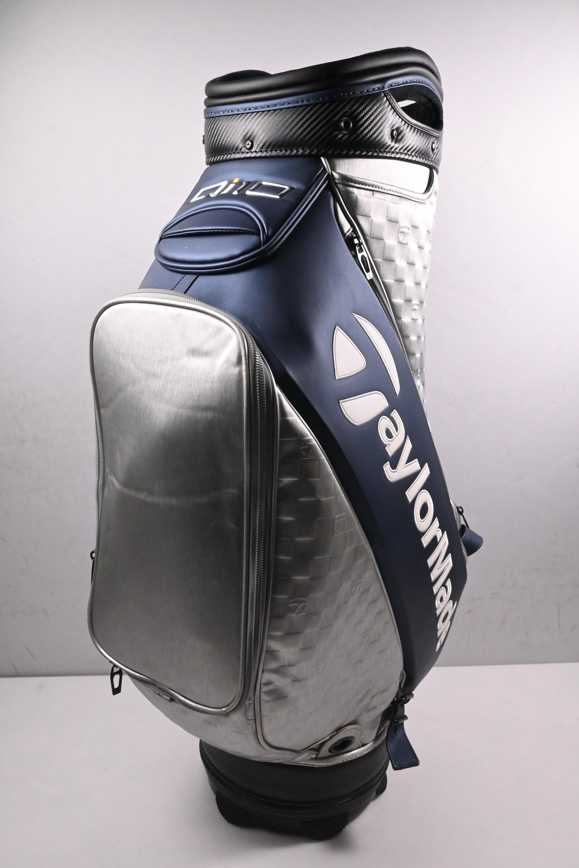 Taylormade Qi35 Tour Bag / 6-Way Divider / Silver, Navy
