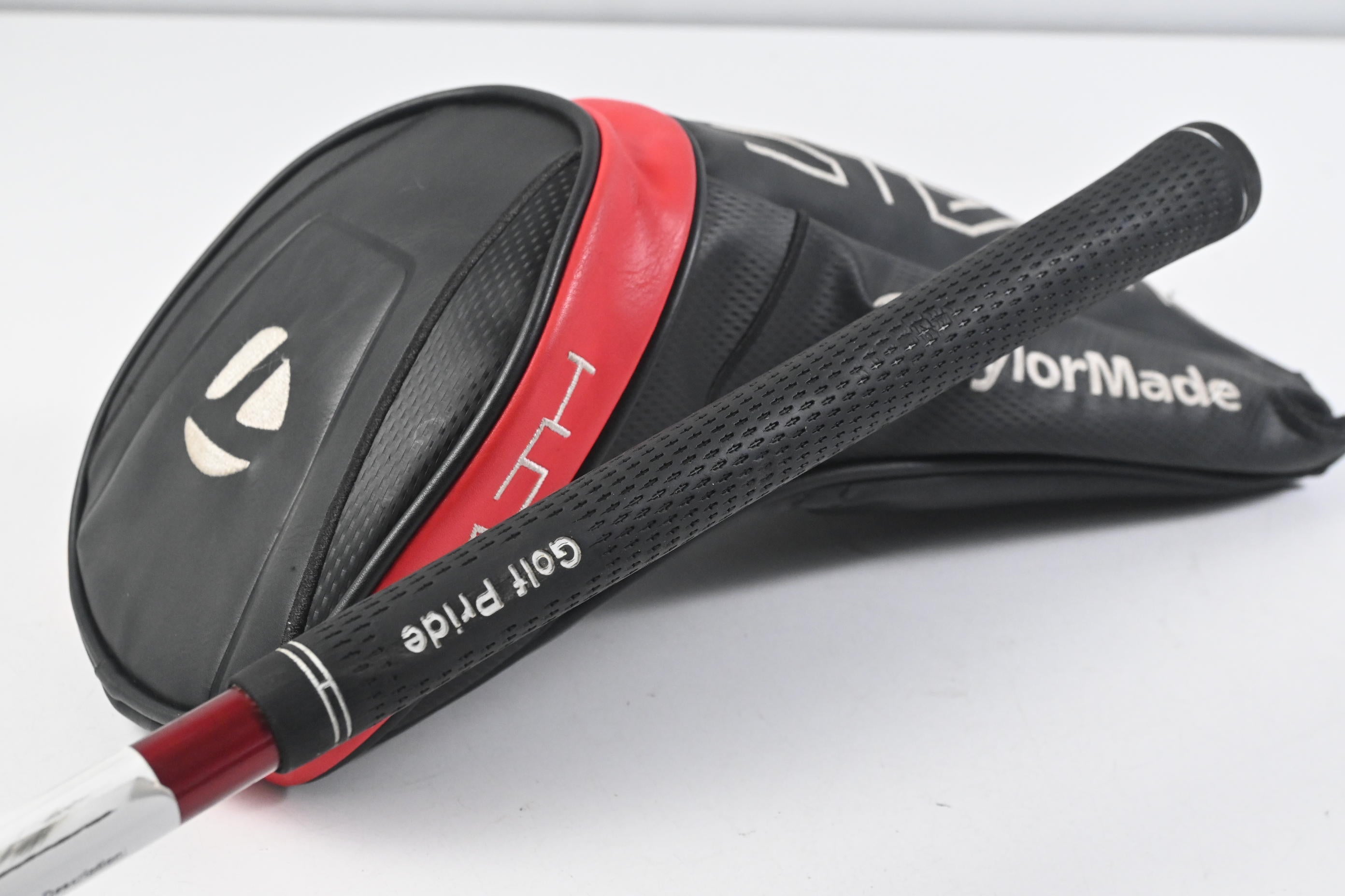 Taylormade Stealth Driver / 9 Degree / Stiff Flex HZRDUS Smoke Red RDX 60 Shaft
