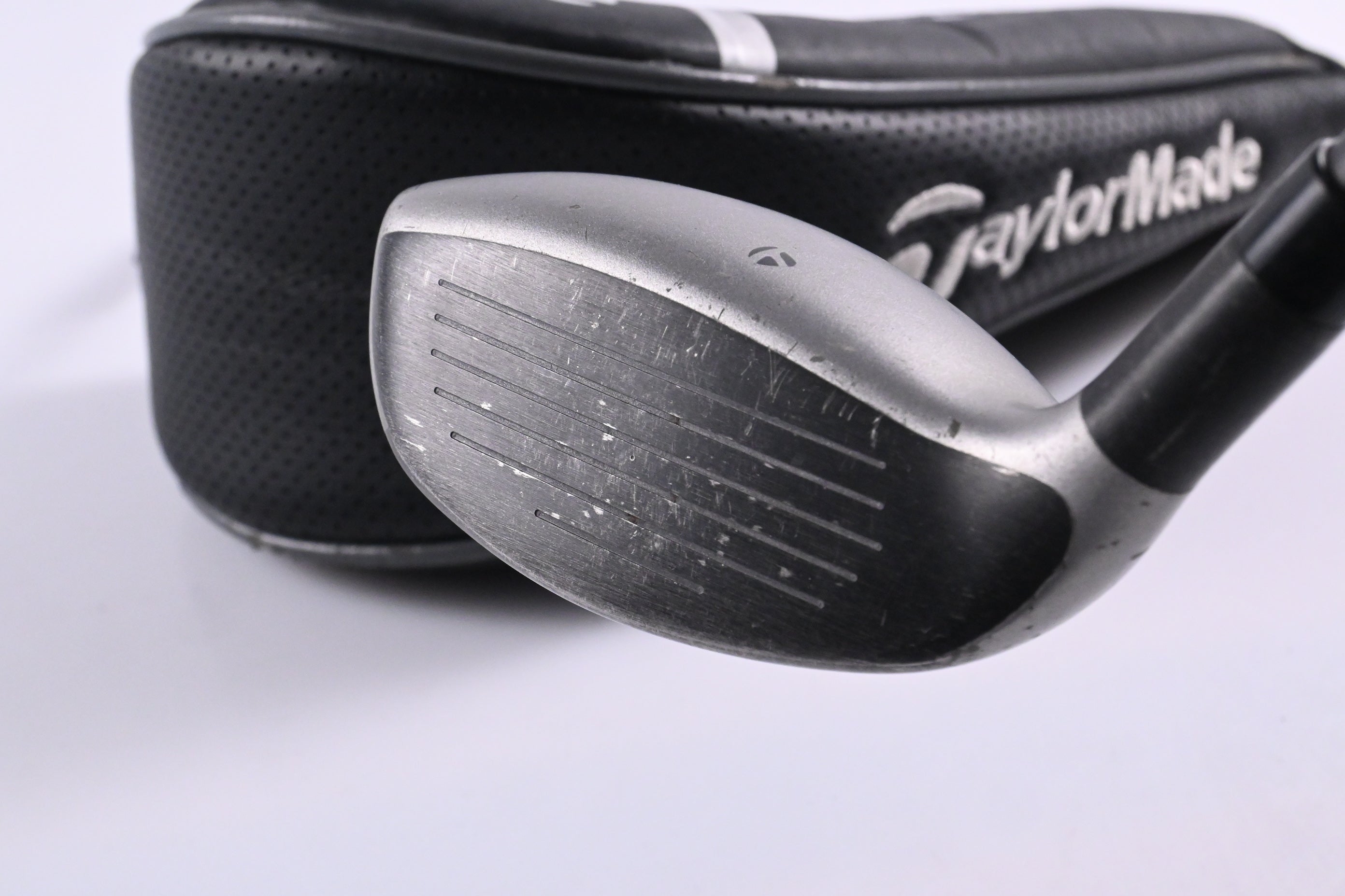 Taylormade SLDR-S #4 Hybrid / 22 Degree / Regular Flex Fujikura Speeder 72 Shaft
