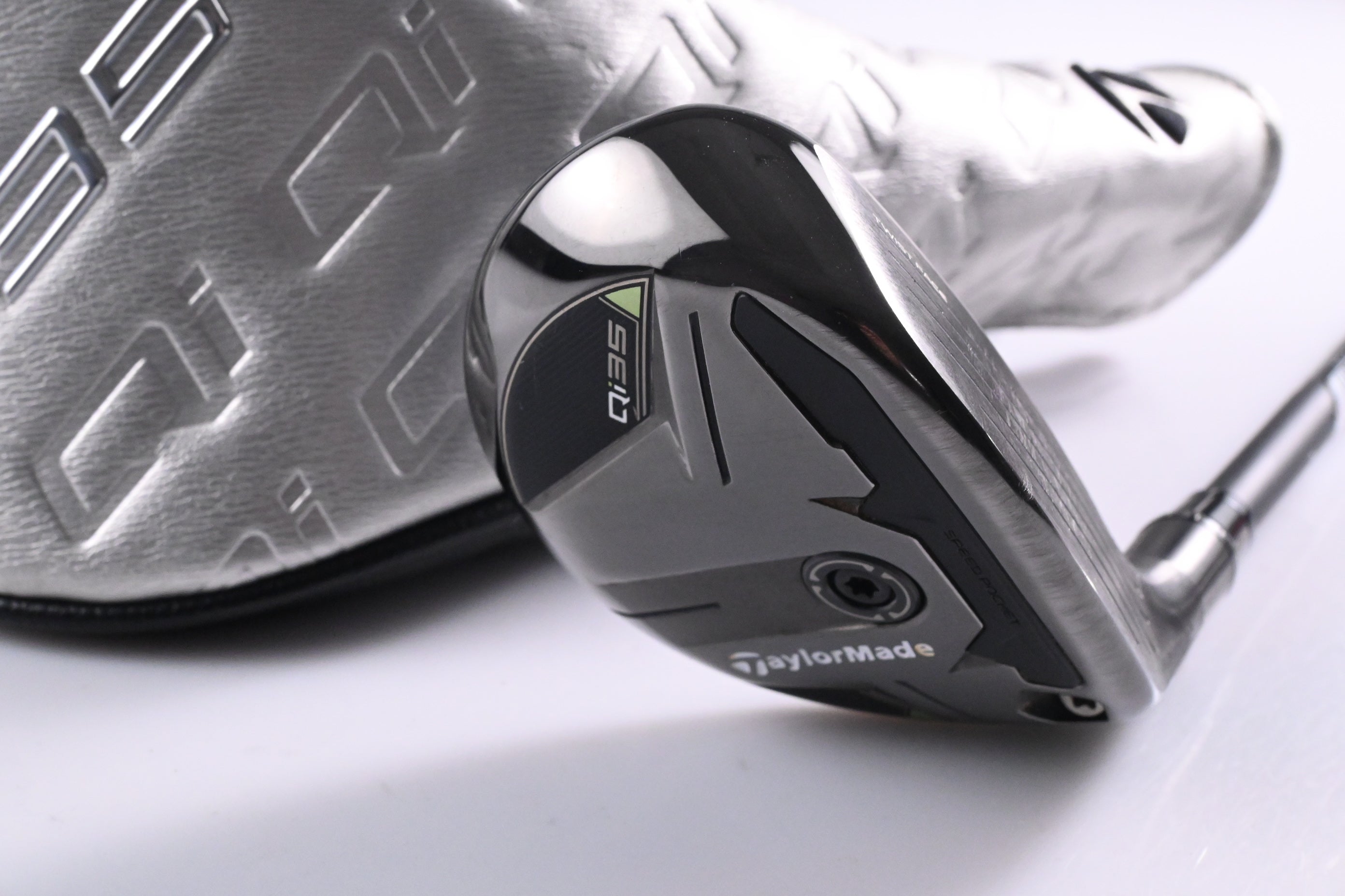 Taylormade Qi35 #4 Hybrid / 22 Degree / Regular Flex Fujikura Ventus Blue '25 6