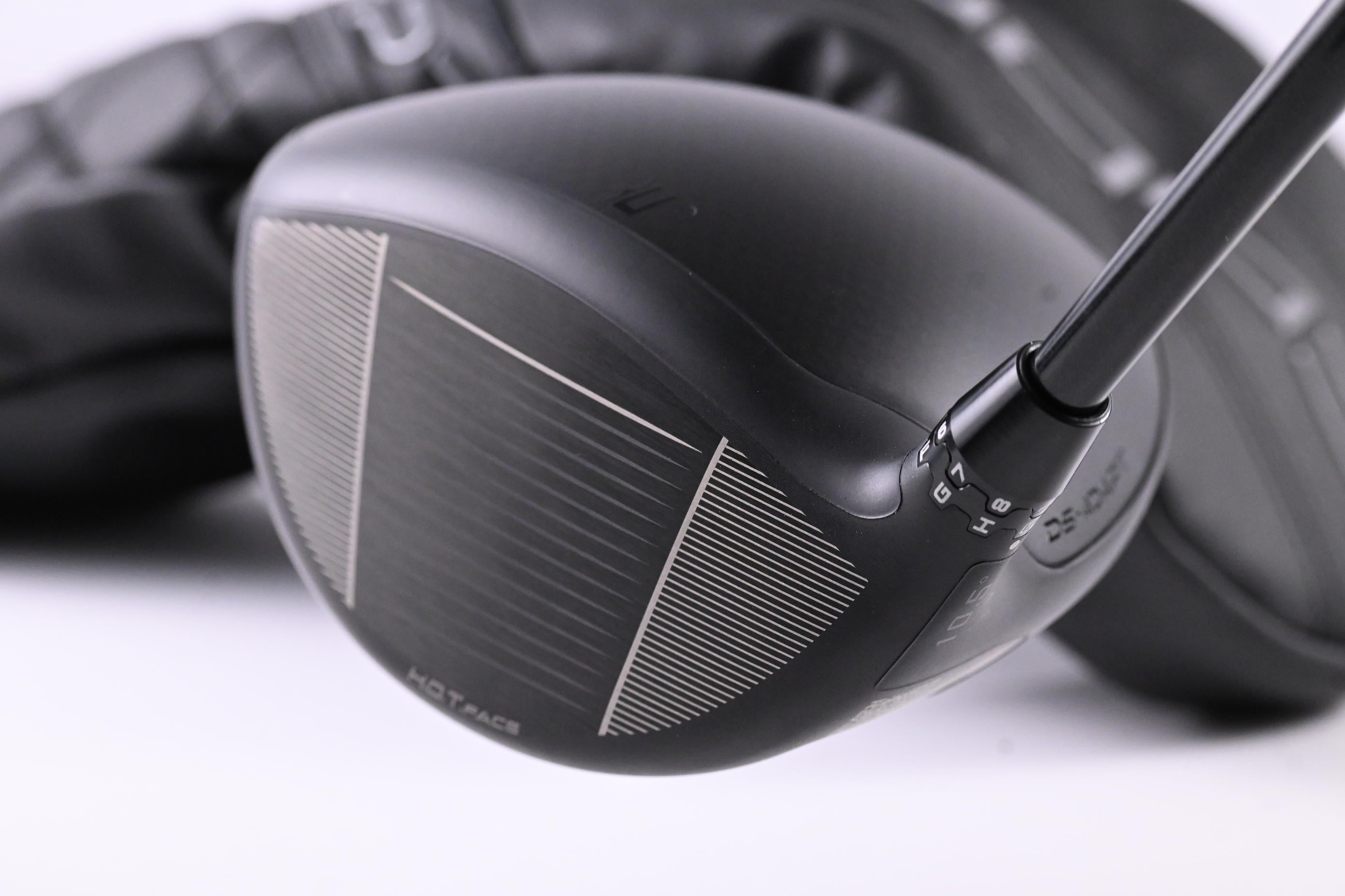 Cobra DS-Adapt LS Driver / 10.5 Degree / Stiff Flex Denali Black 60 Shaft