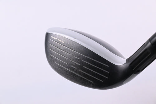 Taylormade SIM2 Max #3 Hybrid / 19 Degree / Stiff Flex Fujikura Vista Pro 70