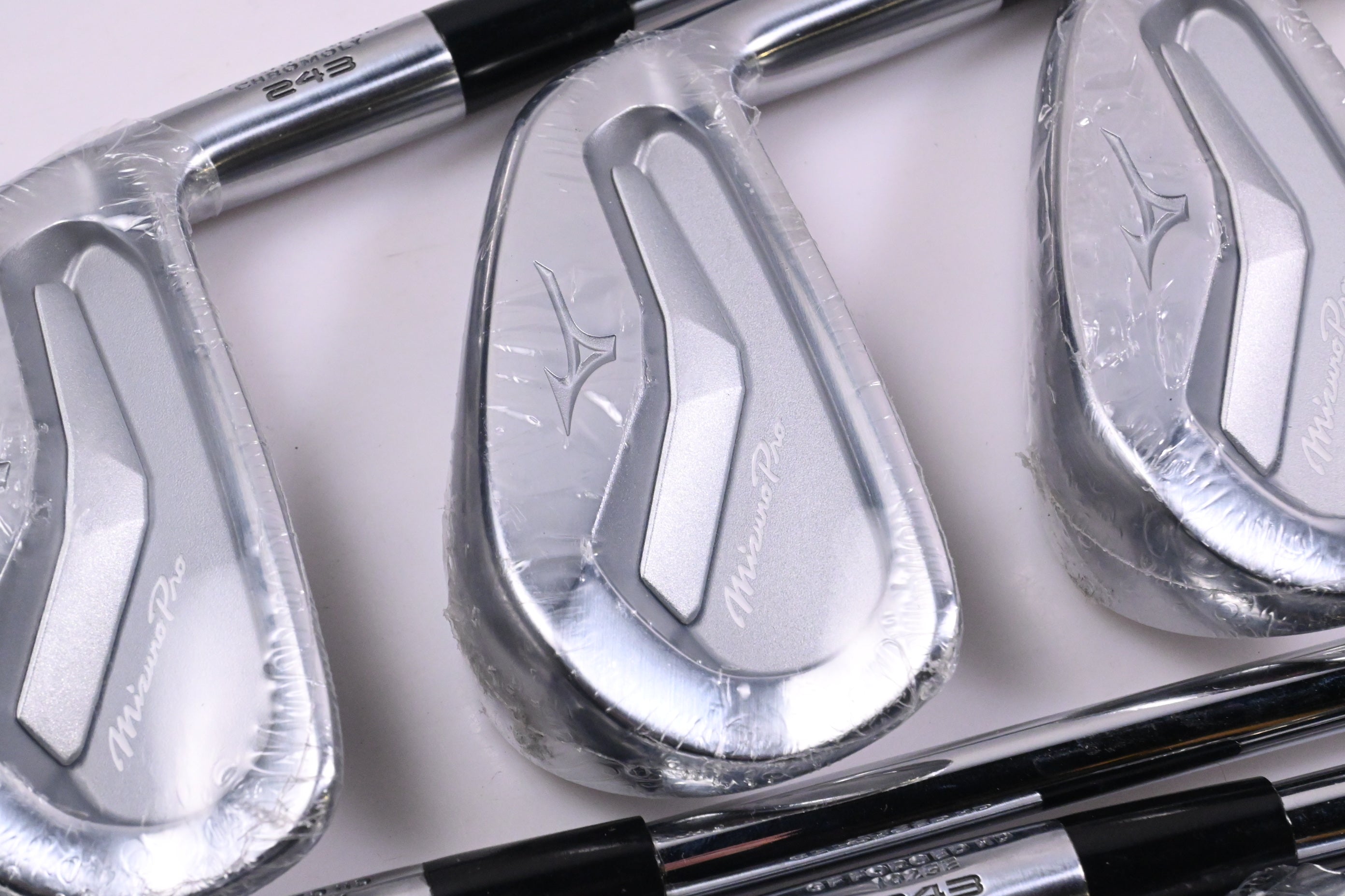 Mizuno Pro 243 Irons / 4-PW / Regular Flex Dynamic Gold Mid 100 R300 Shafts